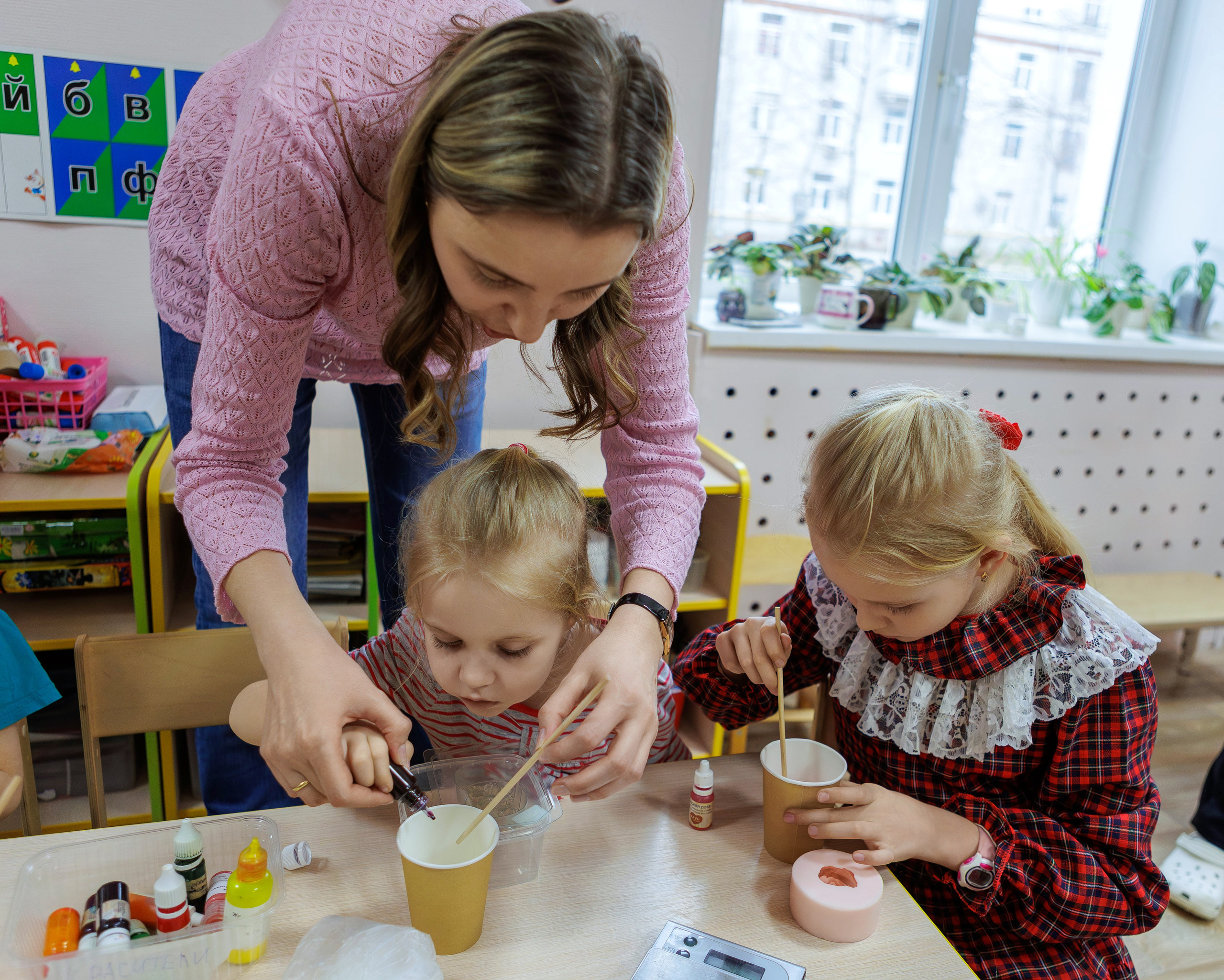 МК к 8 марта. Выпускные альбомы и школьный фотограф в Подольске, Троицке, Щербинке, Москве и Московской области