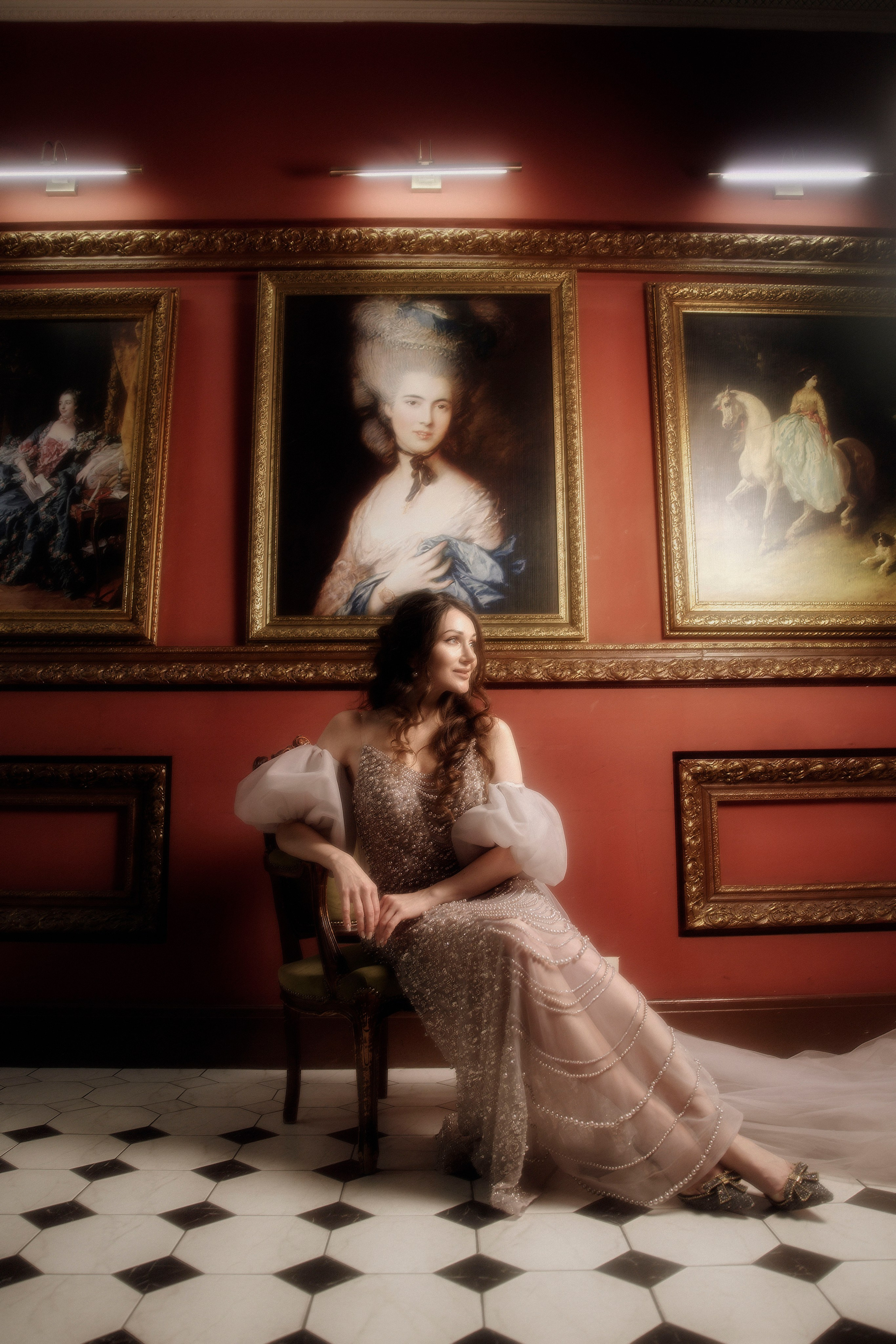 студийная новогодняя съемка  съемка девушки в нарядном праздничном платье в студии интерьер фотограф питер санкт-петербург женский портрет женская портретная съемка 