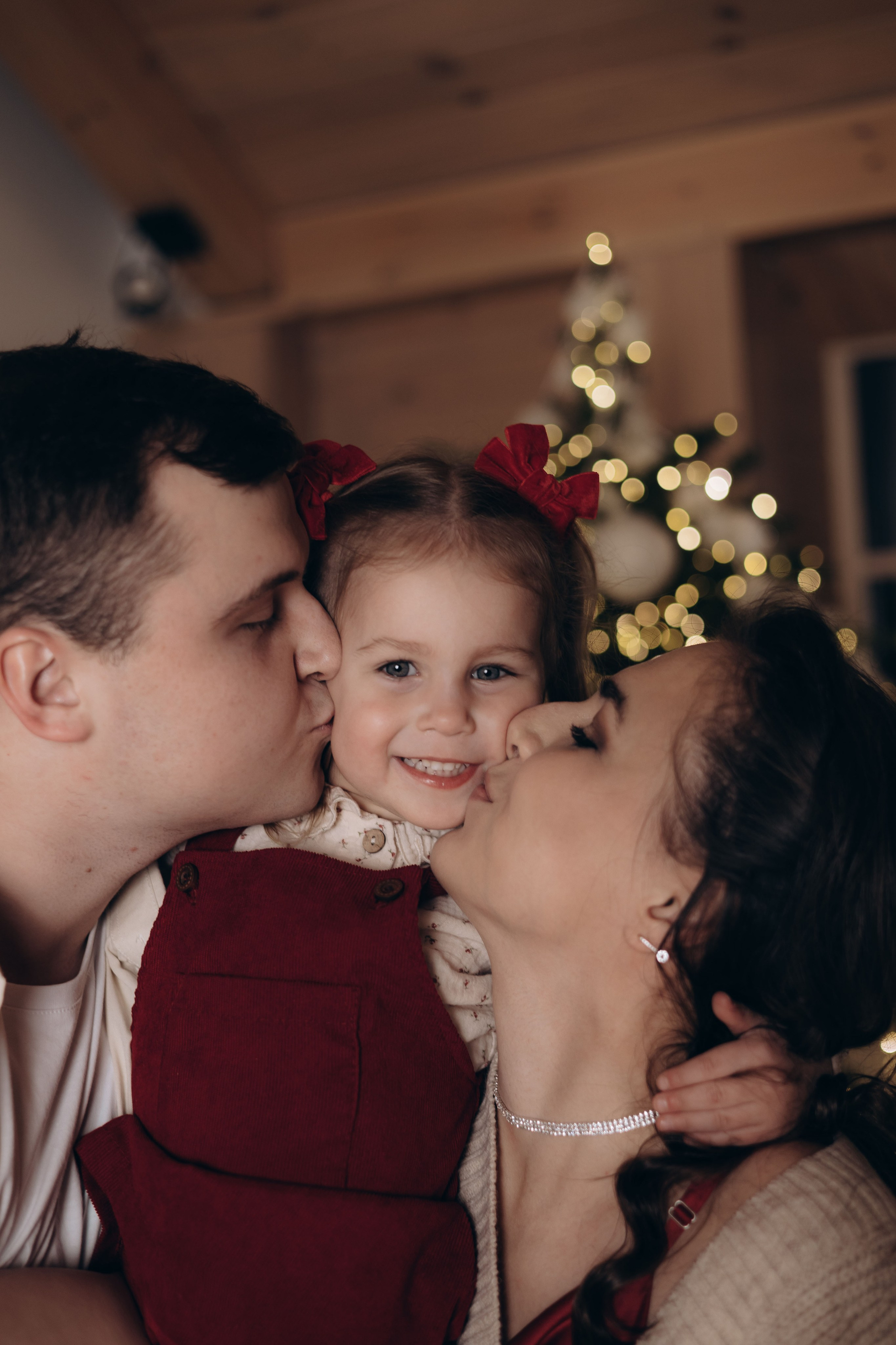 Ирина, Вадим и Милана. Свадебный и семейный фотограф в Новосибирске Дарья Кель