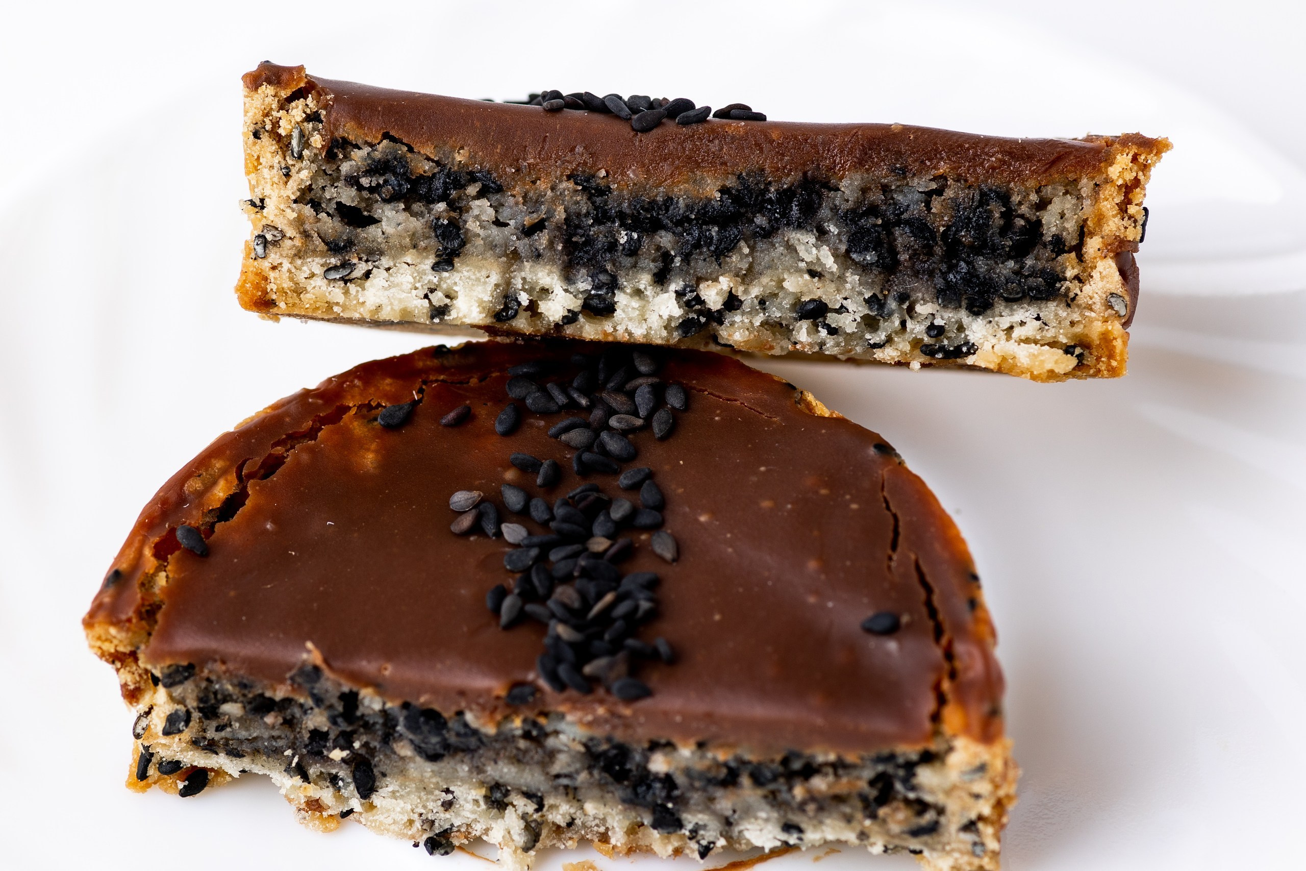 предметный фотограф казань, каталожная съемка , фудфото для меню сайта, меню пекарни, фудсъемка на белом фоне, пирожное торт, Пирожное Тарт кунжутно-молочный на белом фоне