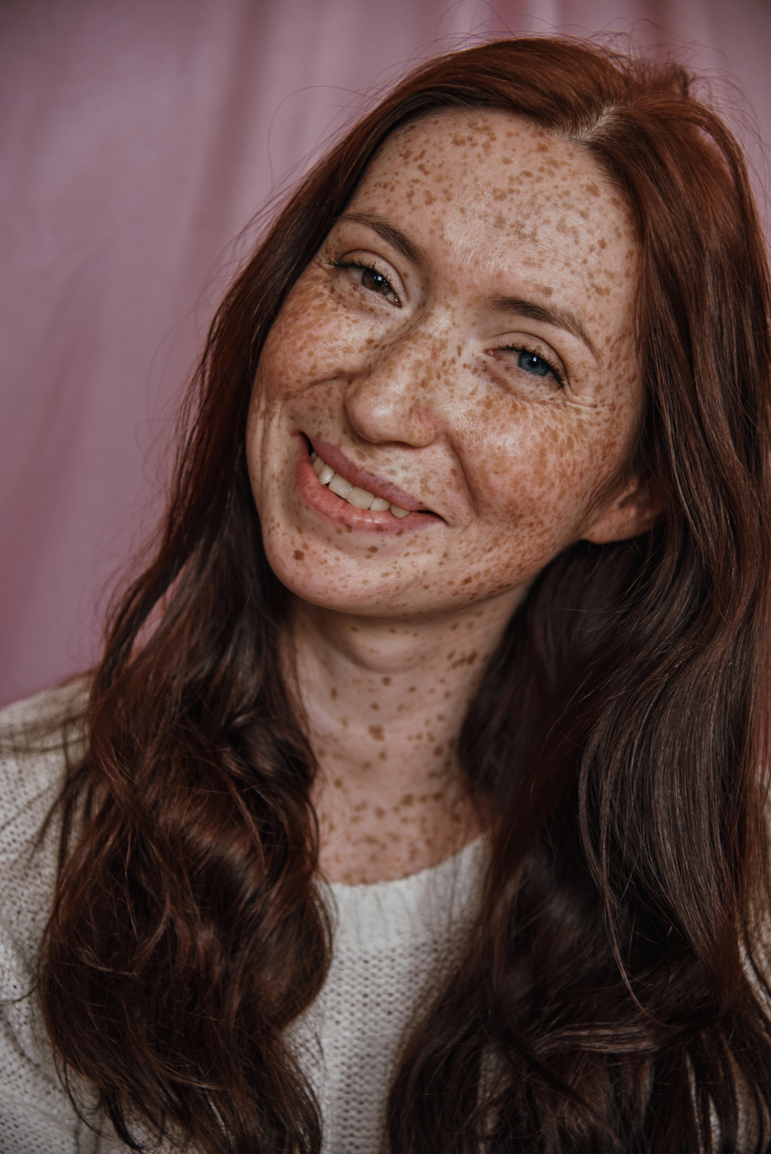 Тёплая домашняя фотосессия с мамой и детьми. Фотограф Алматы Ольга Photodooshy