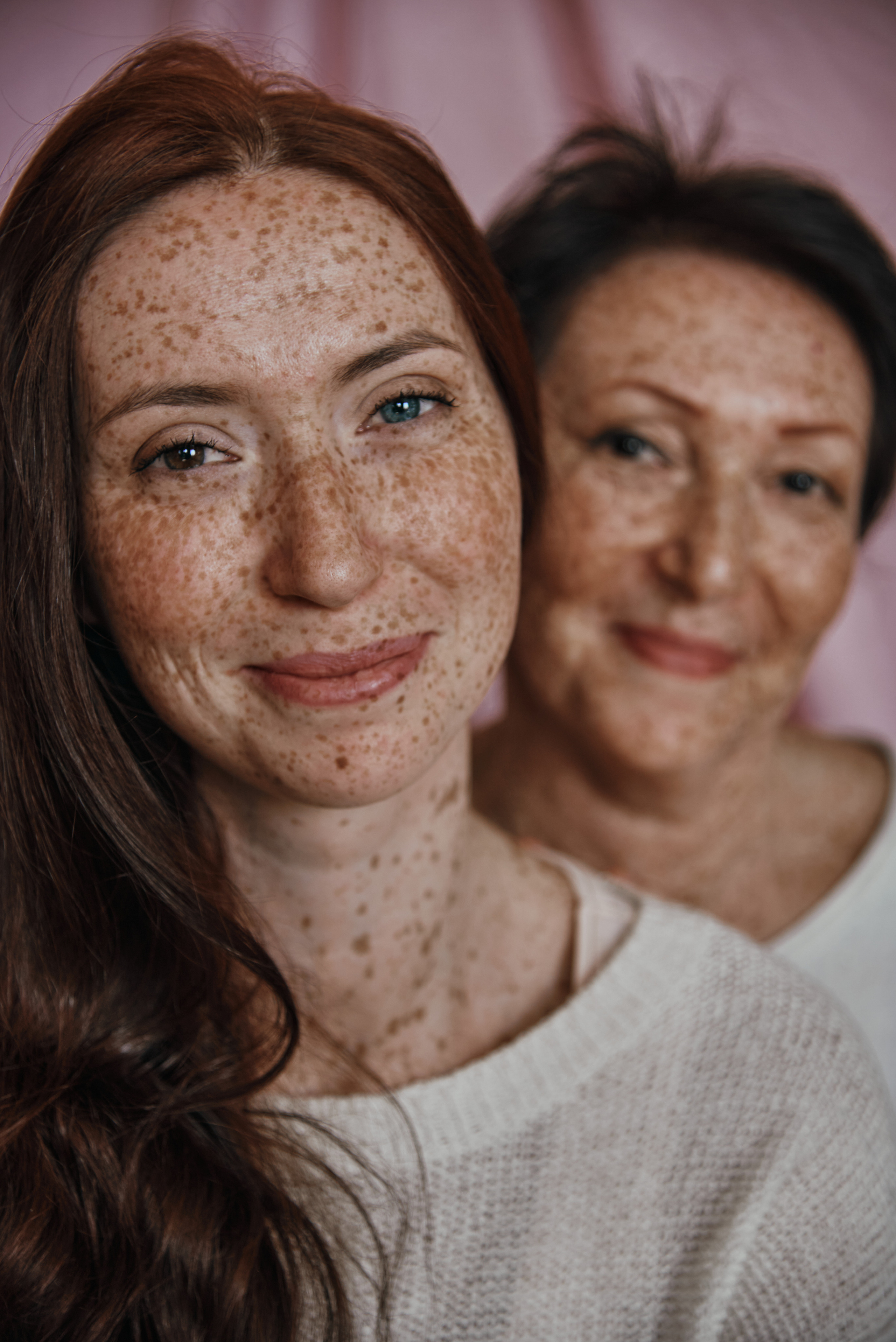 Тёплая домашняя фотосессия с мамой и детьми. Фотограф Алматы Ольга Photodooshy