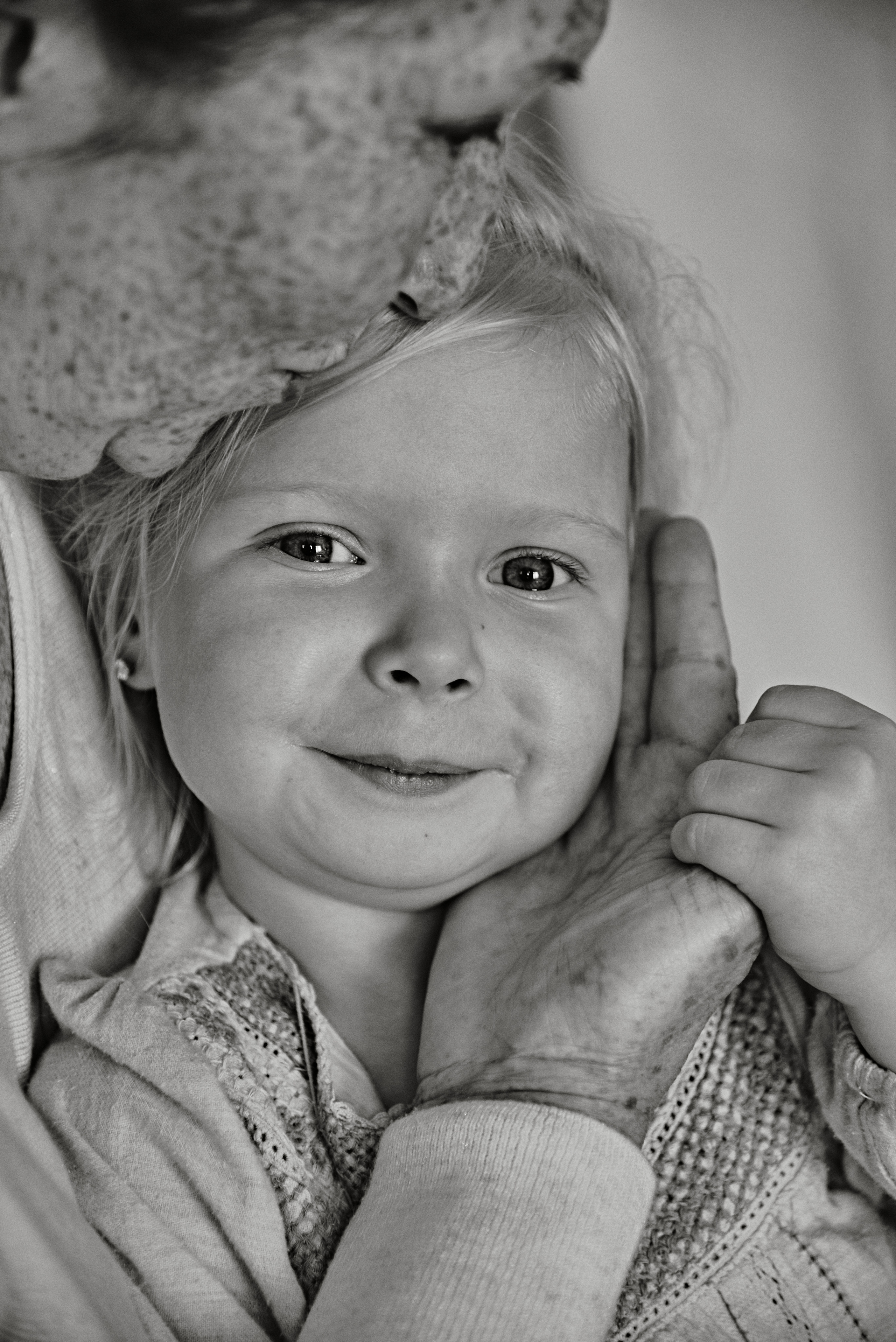 Тёплая домашняя фотосессия с мамой и детьми. Фотограф Алматы Ольга Photodooshy