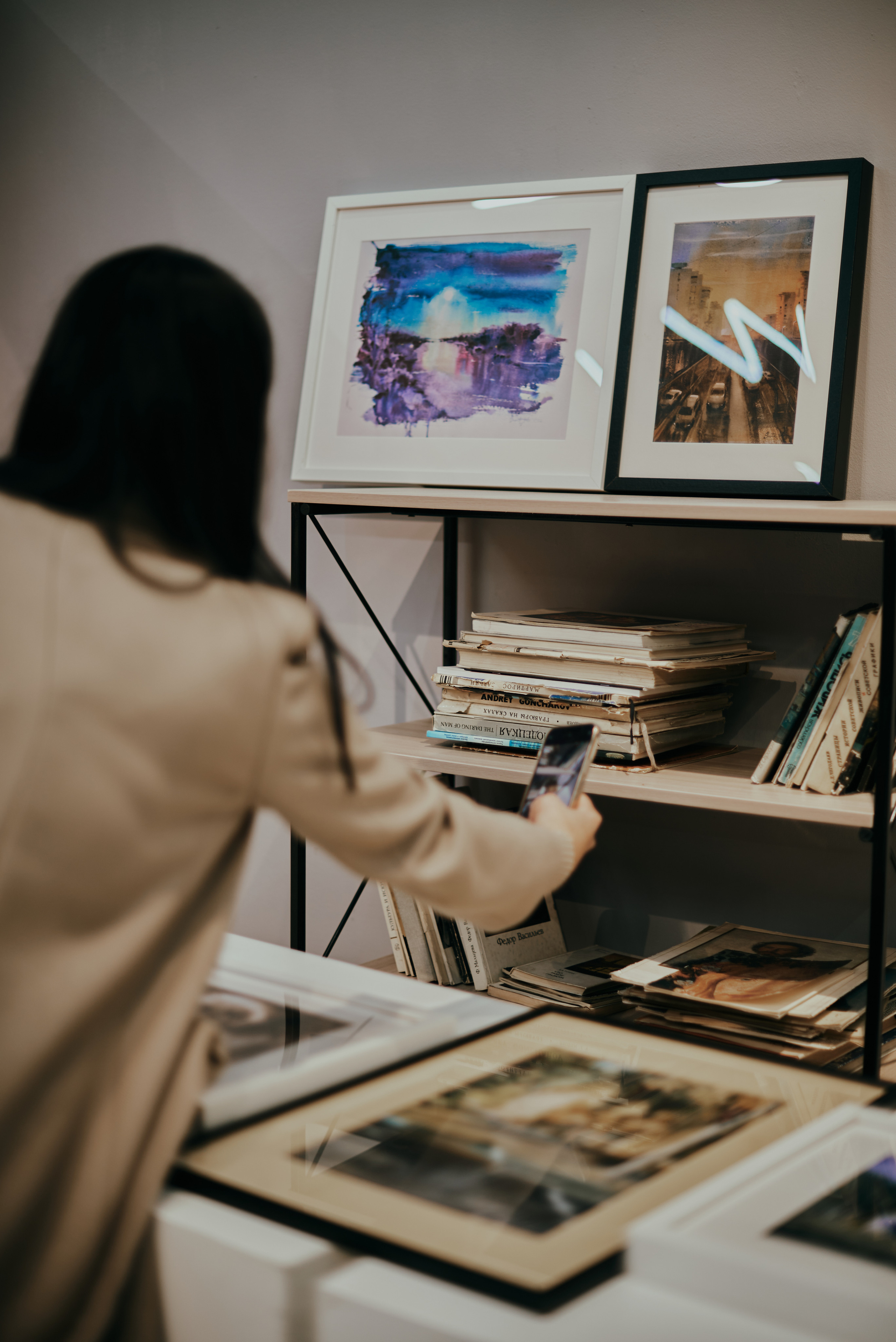 Индивидуальная фотосессия в музее на выставке. Фотограф Алматы Ольга Photodooshy