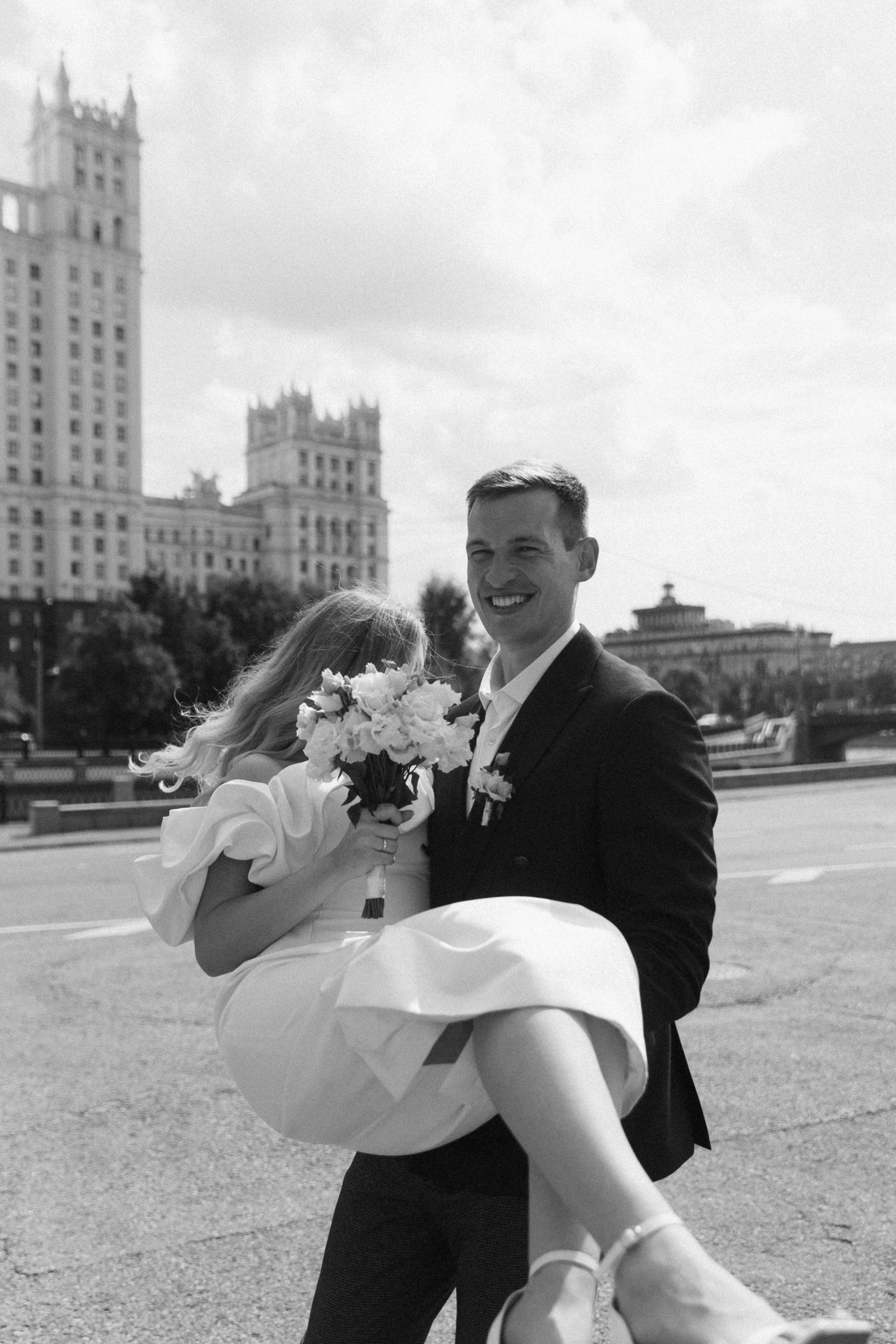 Свадебная фотосессия на Котельнической набережной и в парке Царицыно, Роспись в Шипиловском ЗАГСе. Свадебный фотограф Москва Анастасия Храмова