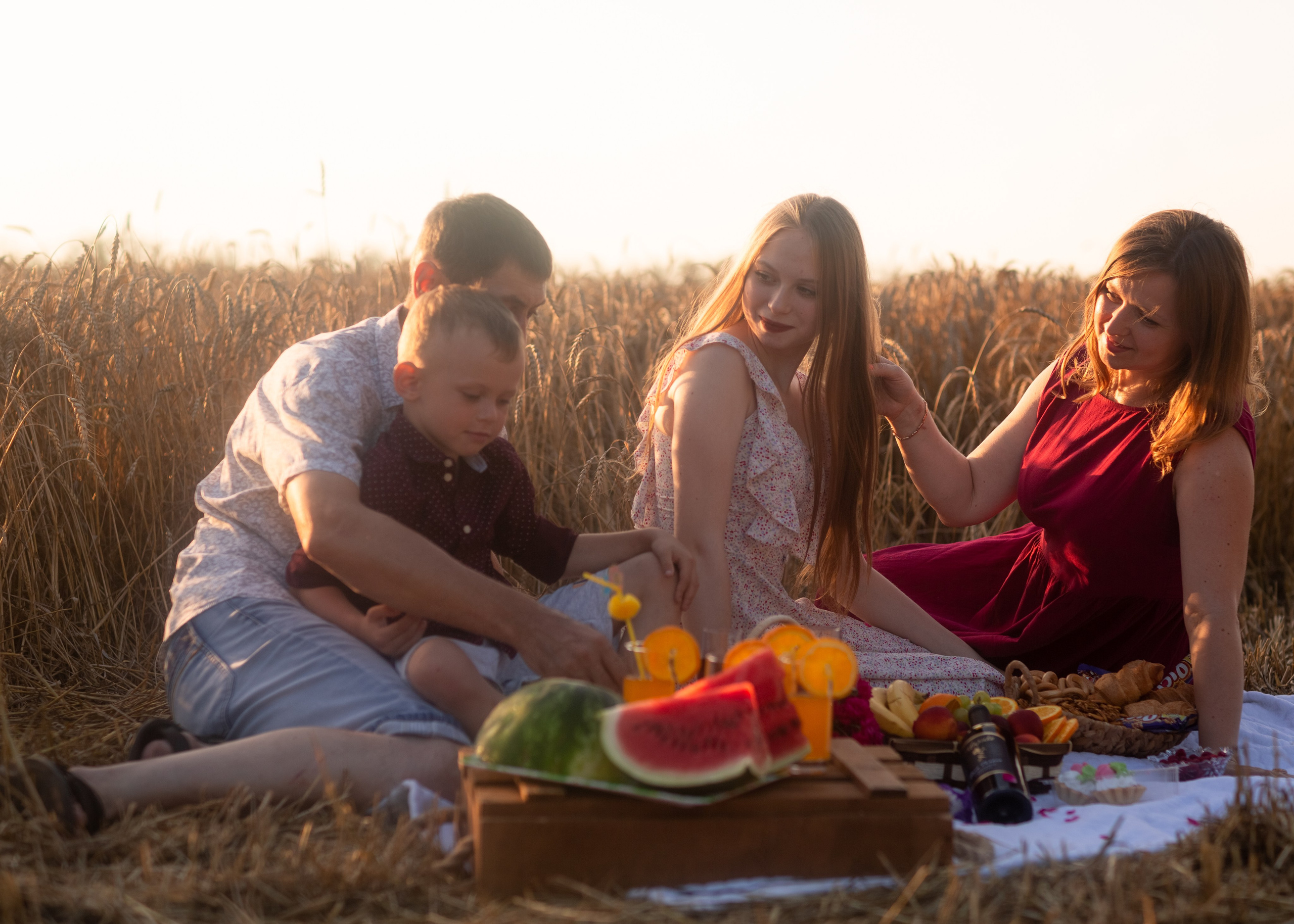 Закат в пшеничном поле. Фотограф в Приморско-Ахтарске Марьяна Чопко