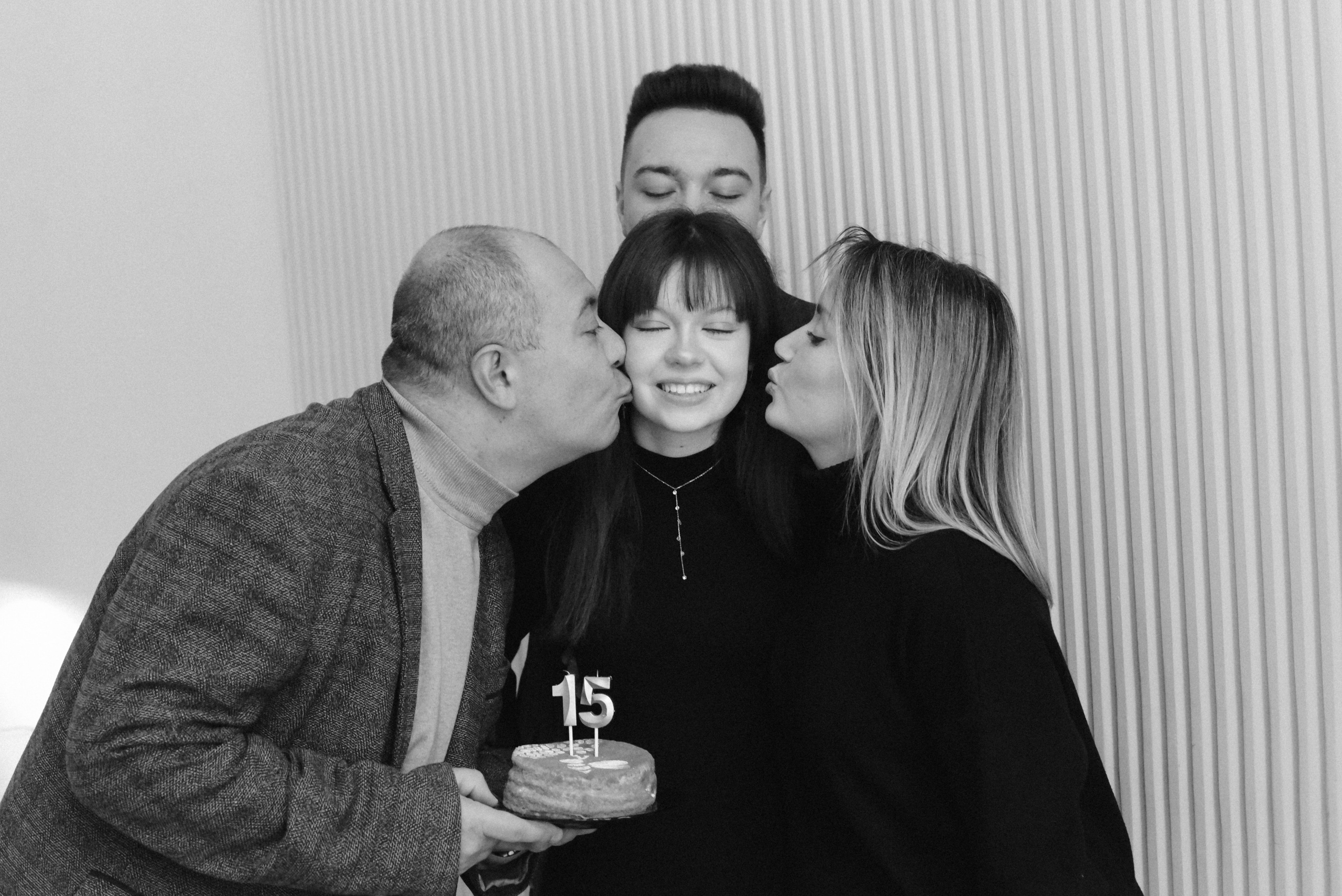 Молодые родители и взрослые дети. Фотограф Лола Волна, город Москва