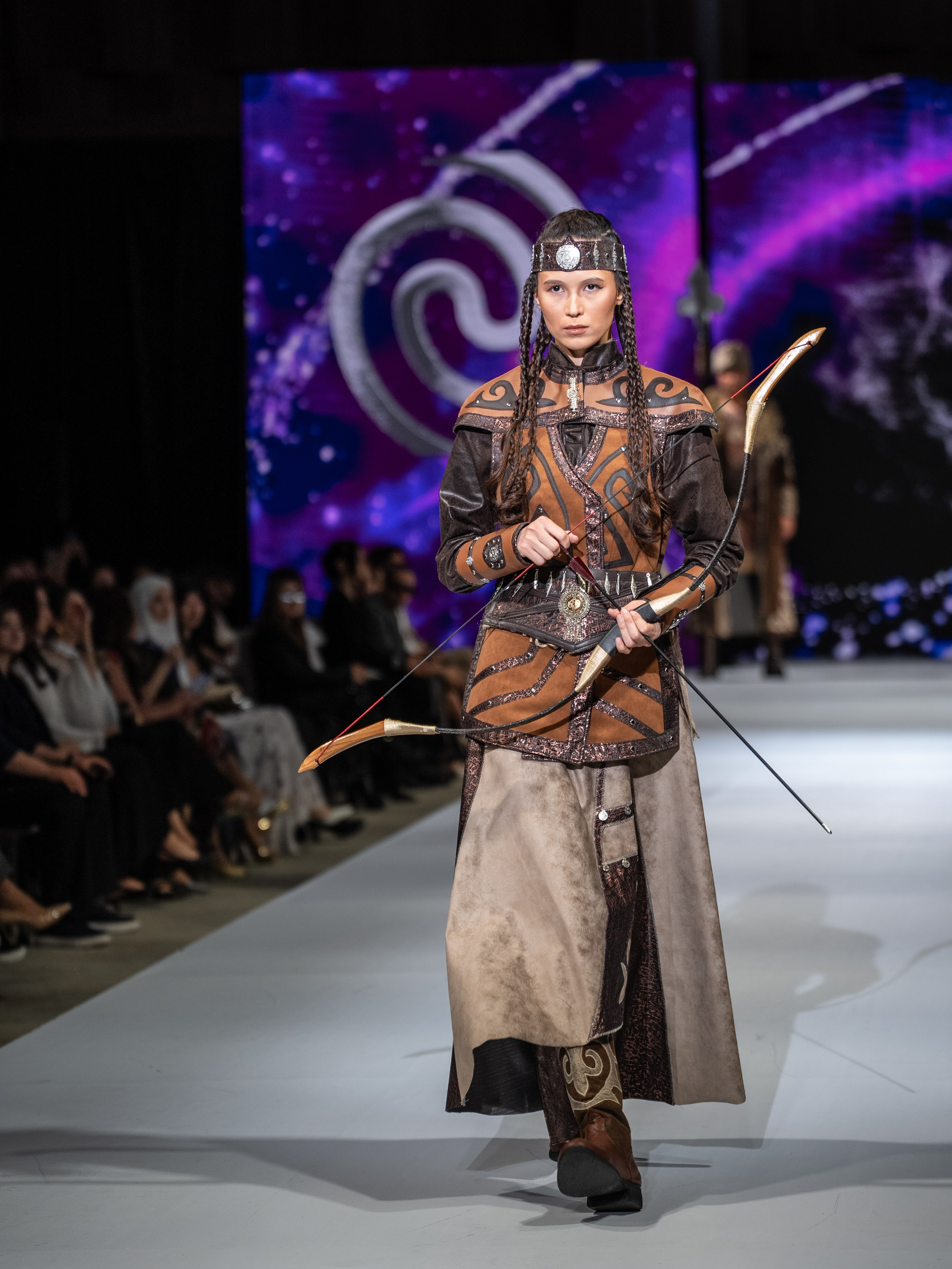 EURASIAN FASHION WEEK Lo Zarata. Сайт Алматинского НЮ АРТ, будуар и фэшн фотографа Дениса Карпенко
