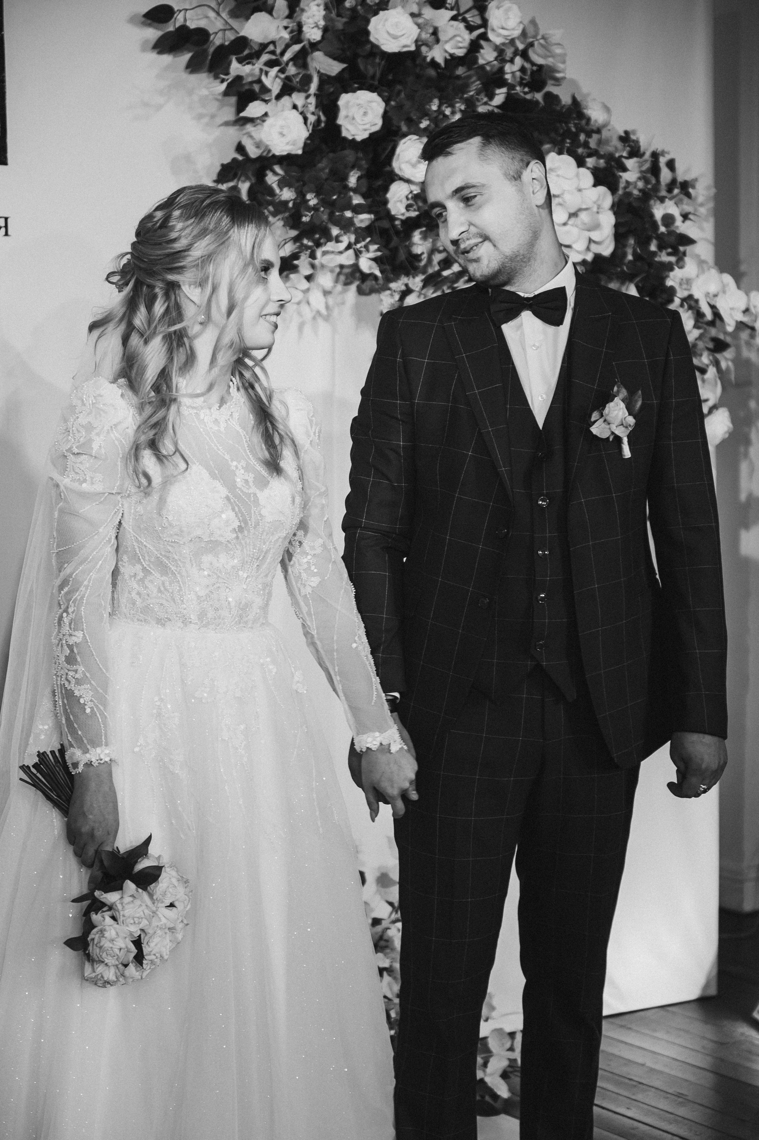 Свадебные фотографии. Фотограф в Барнауле Дарья Бутурлакина. Люби.Цени.Касайся