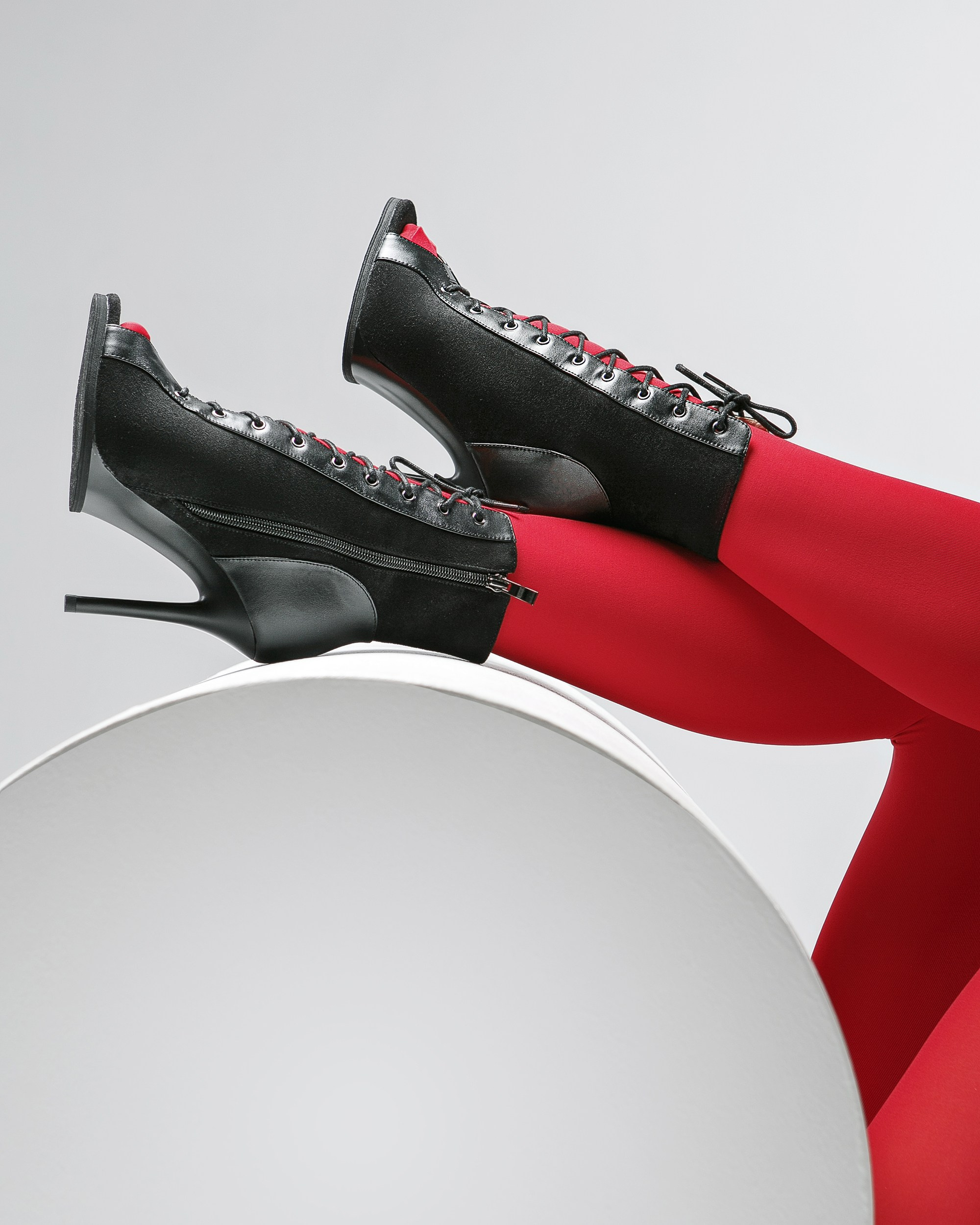 СЪЁМКА НА ЛЮДЯХ. Ильшат Бикмиев — предметный фотограф. Каталог и рекламная съёмка для бизнеса Алматы. Качественные фото для бизнеса, маркетплейсов интернета