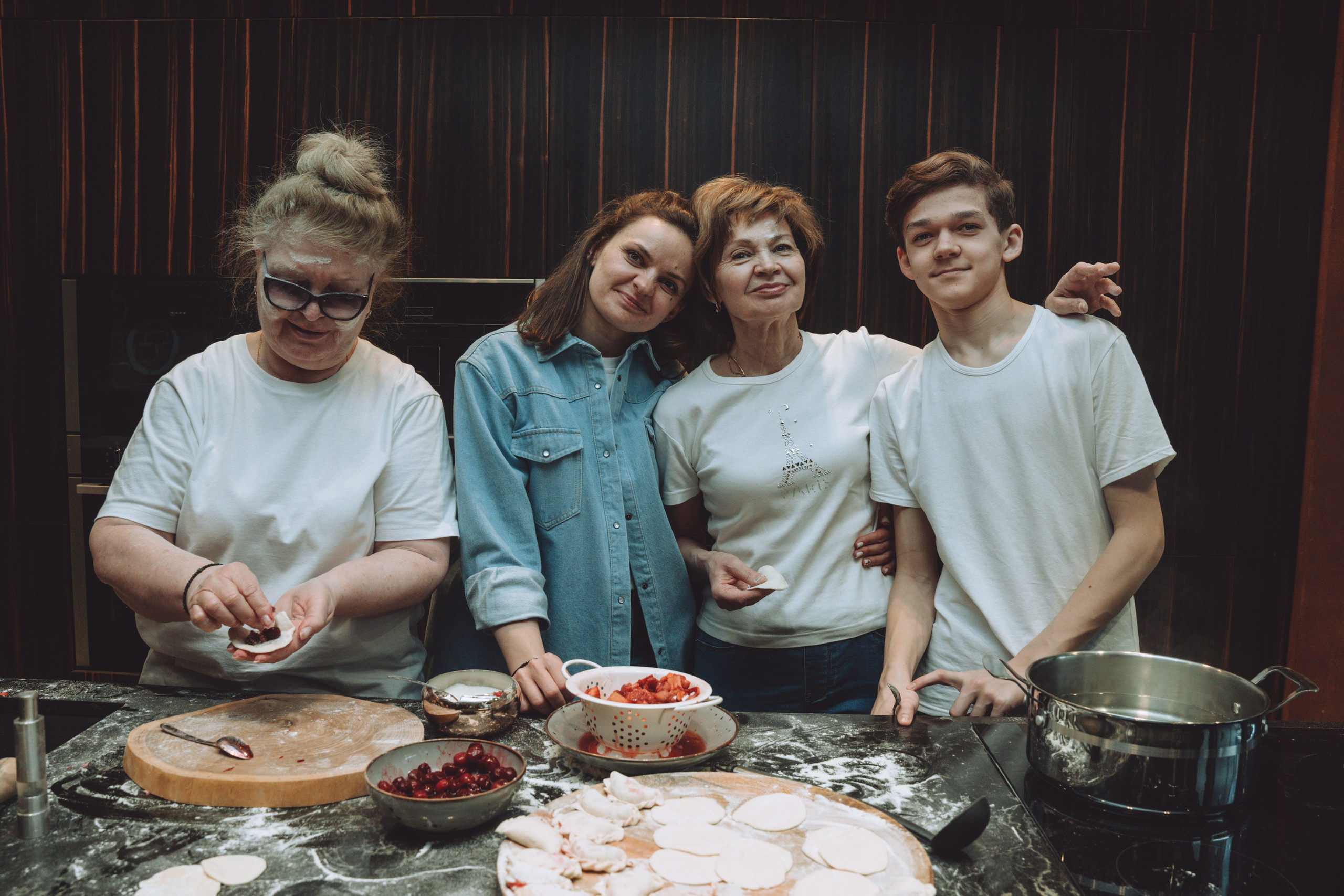 МЫ ЛЕПИЛИ ВАРЕНИКИ. Семейный и детский фотограф Анна Бренч