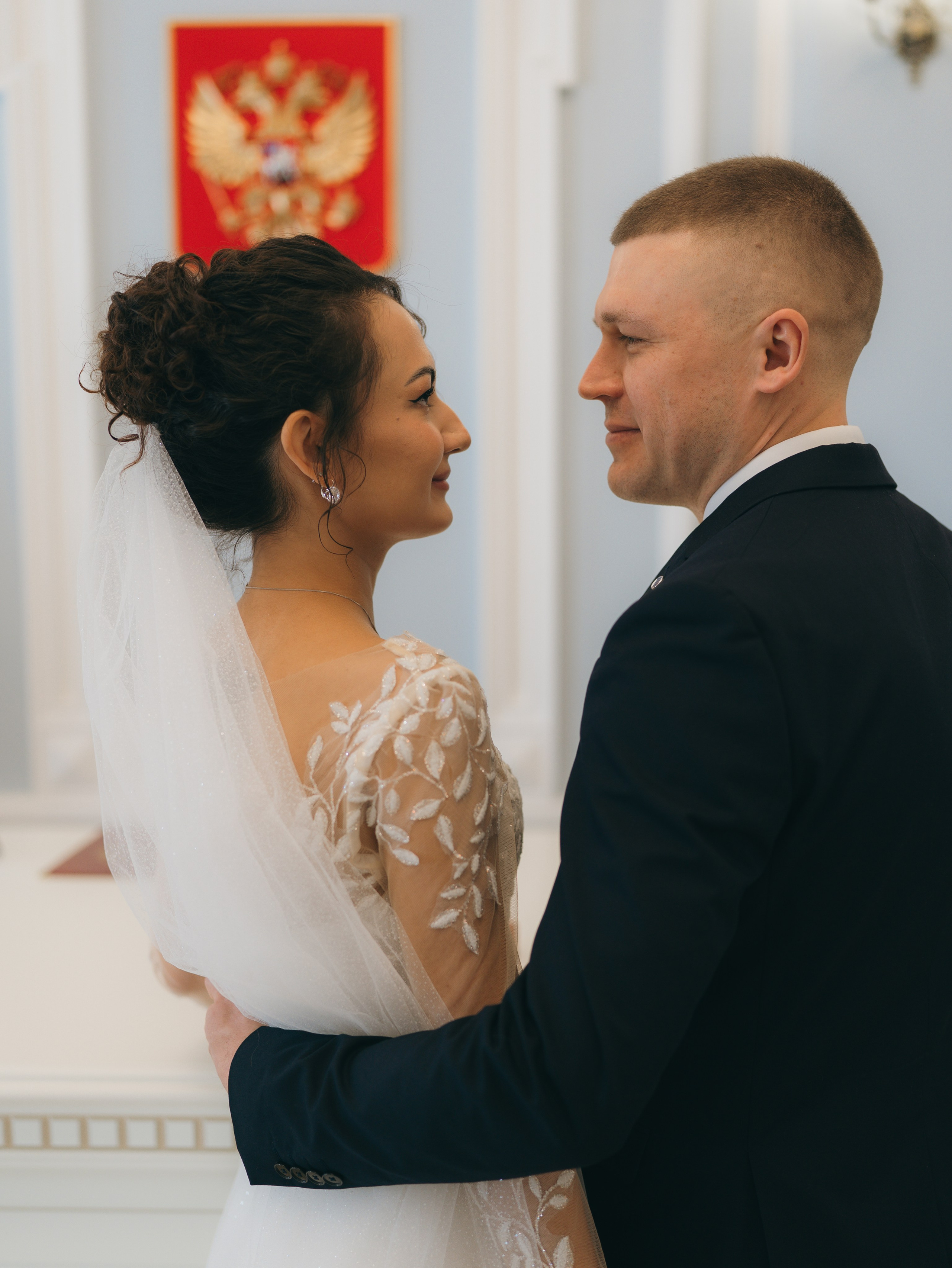 Свадебная фотосессия в загсе. Фотограф из Екатеринбурга Алена Мусалимова