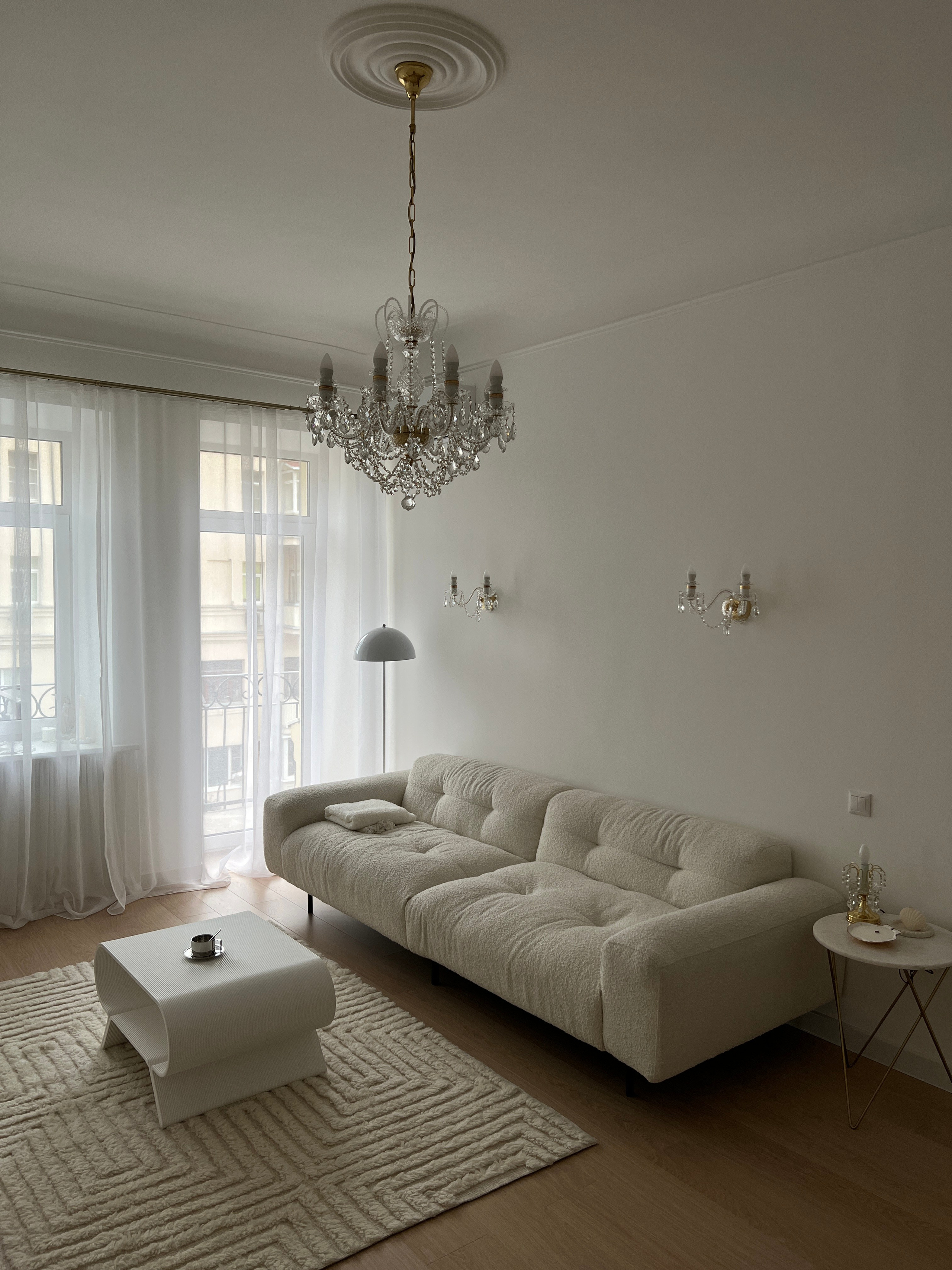 ИНТЕРЬЕР ГОСТИНОЙ. PARISIEN STUDIO | Интерьерная квартира — студия в стиле минимализм в Москве