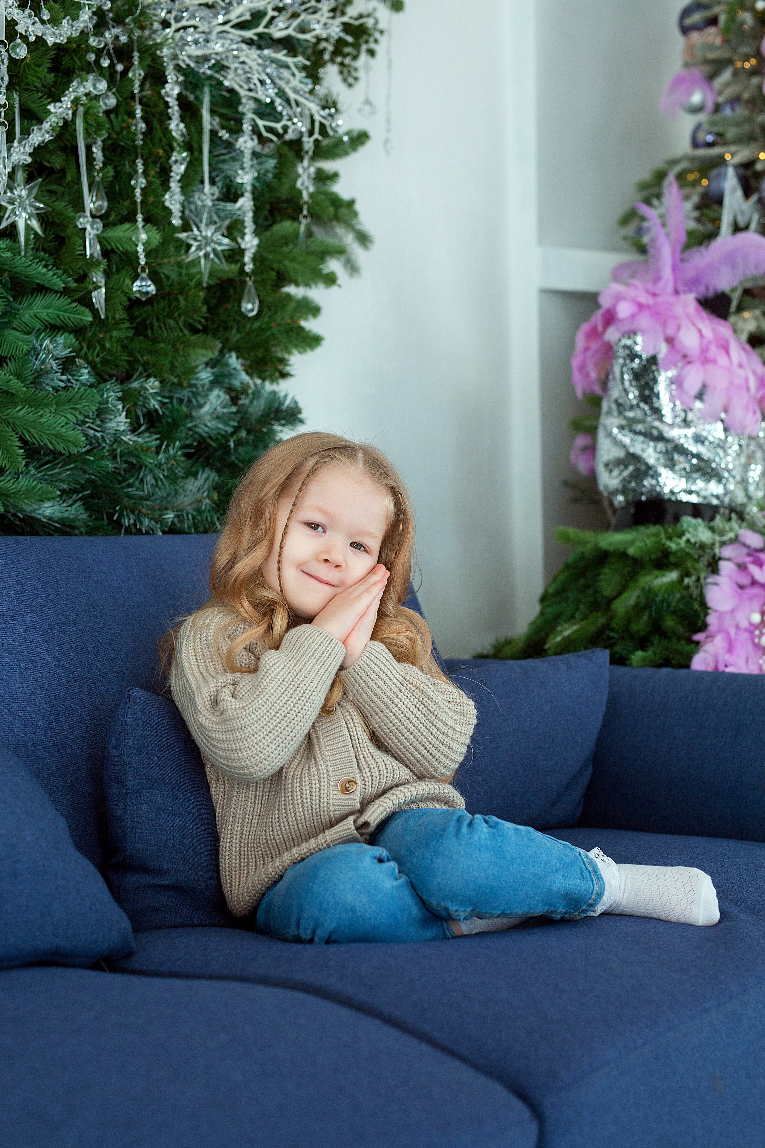 Ольга с детками в новый год. Людмила Далидович топовый семейный фотограф Находка/Владивосток