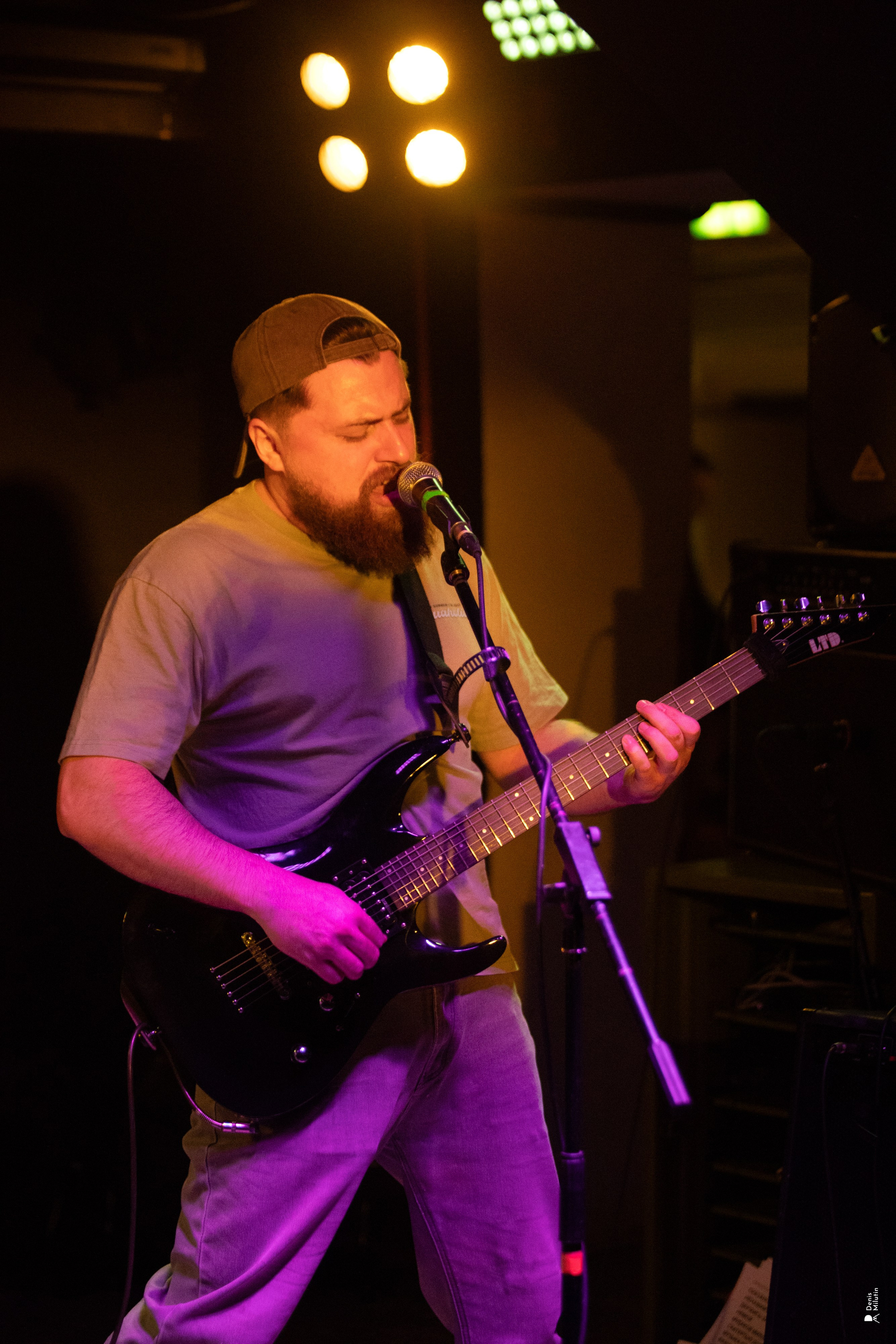 Рядом Ассенизаторы. Портретный фотограф Денис Милютин