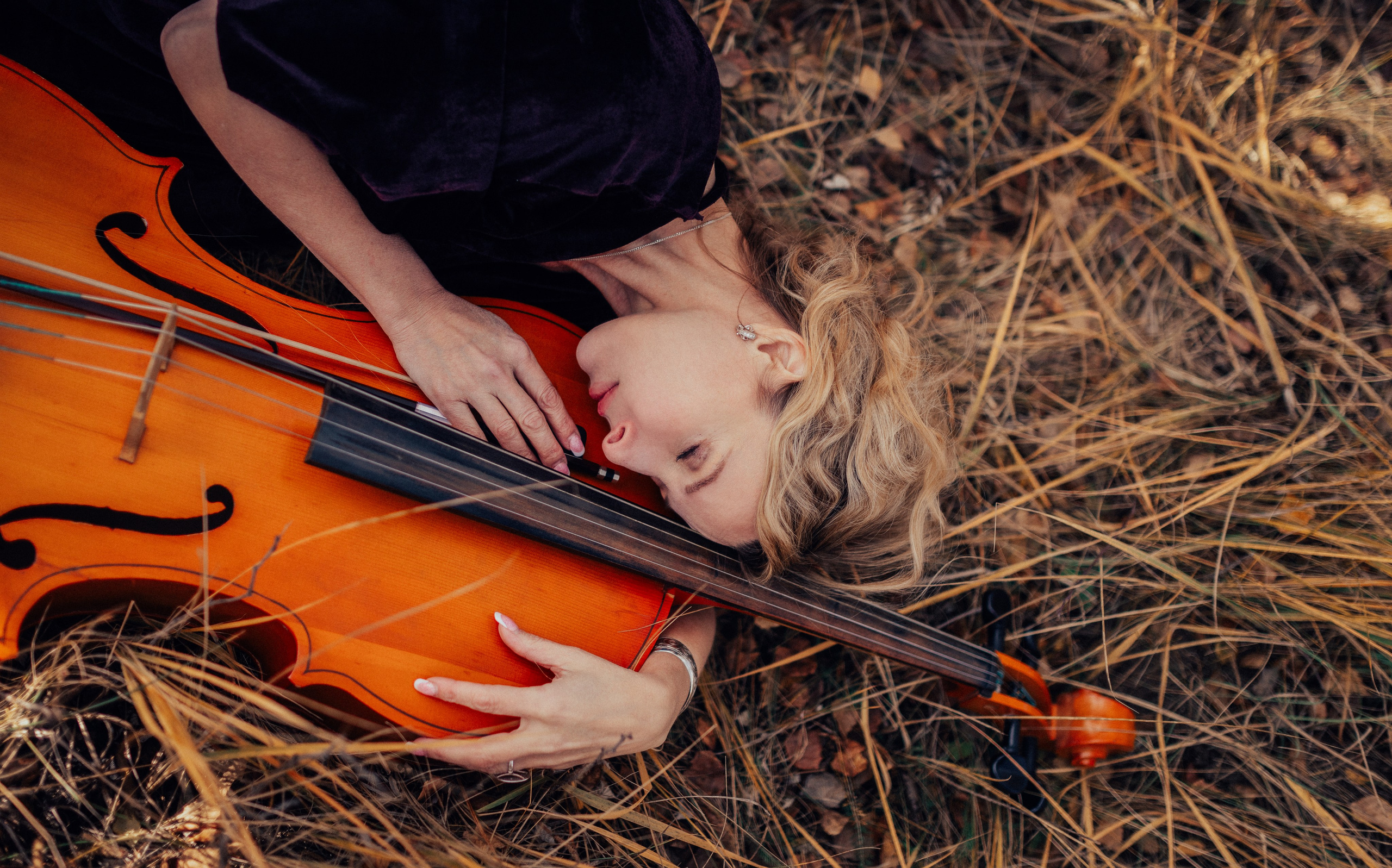 Сюита для виолончели. Портретный арт-фотограф в Екатеринбурге Алена Нестерова