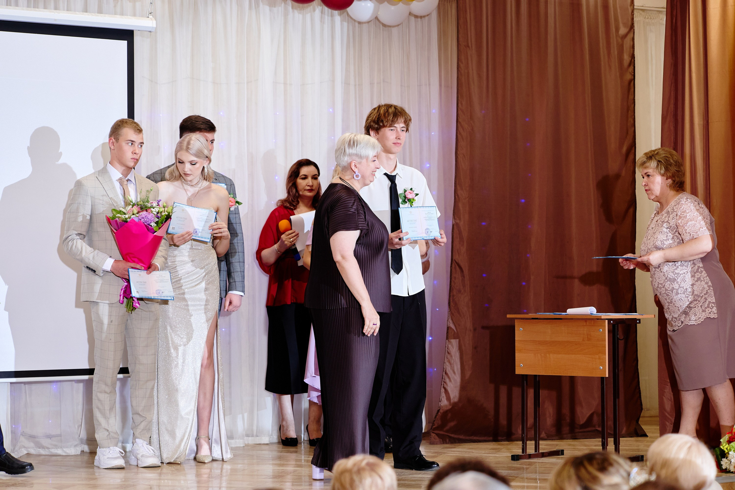 Выпускной 35 Сош. Фотограф Выпускные альбомы Таганрог Сергей Коробченко