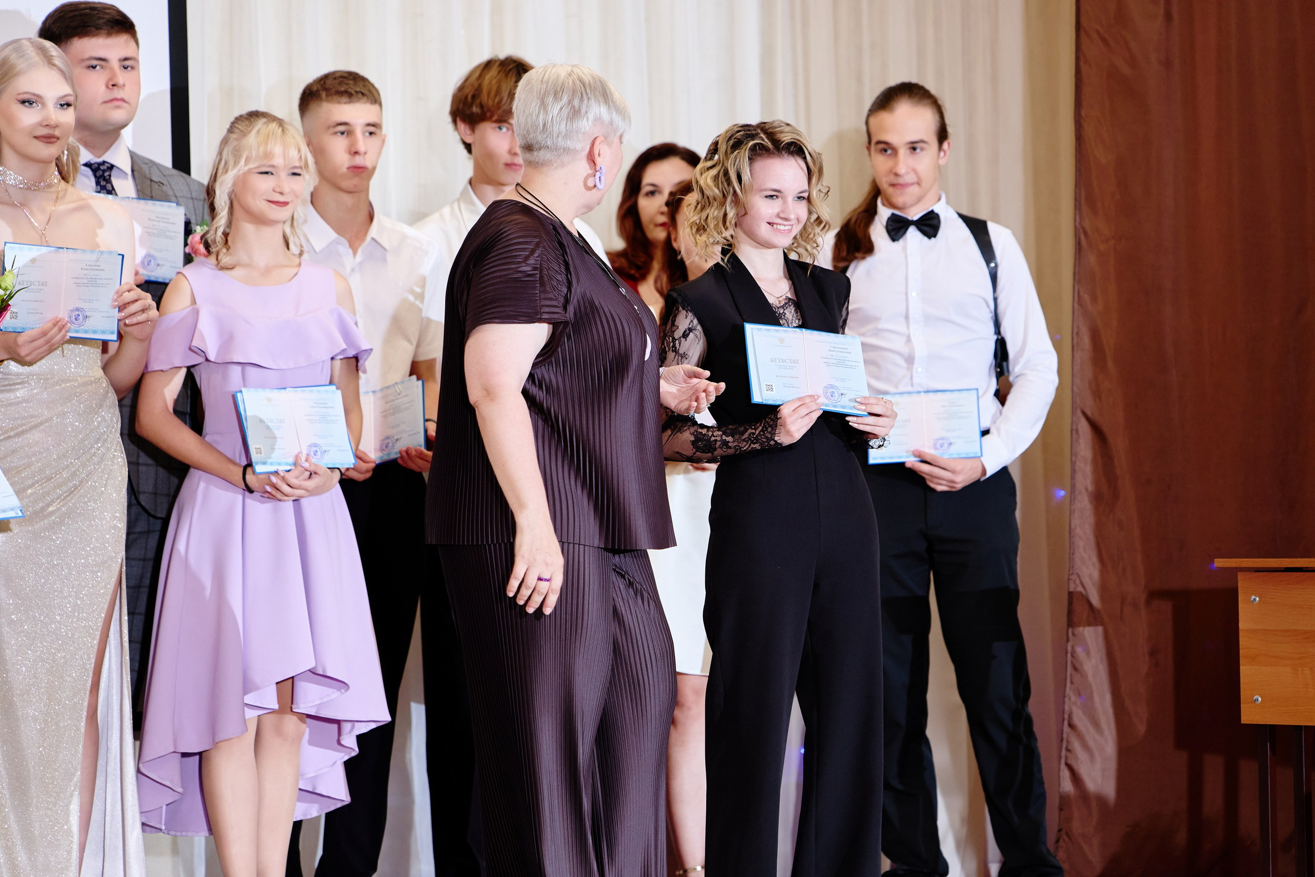 Выпускной 35 Сош. Фотограф Выпускные альбомы Таганрог Сергей Коробченко