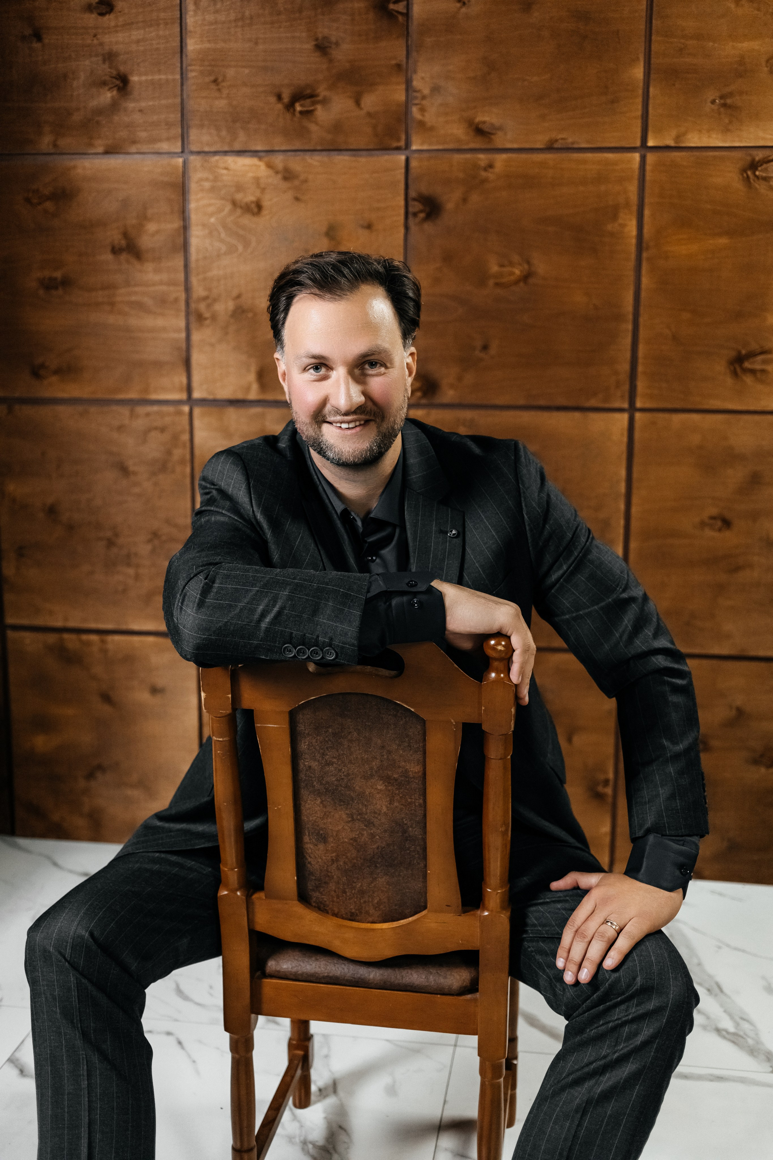 Бизнес-портрет для ведущего мероприятий. КОНТЕНТ ФОТОГРАФ