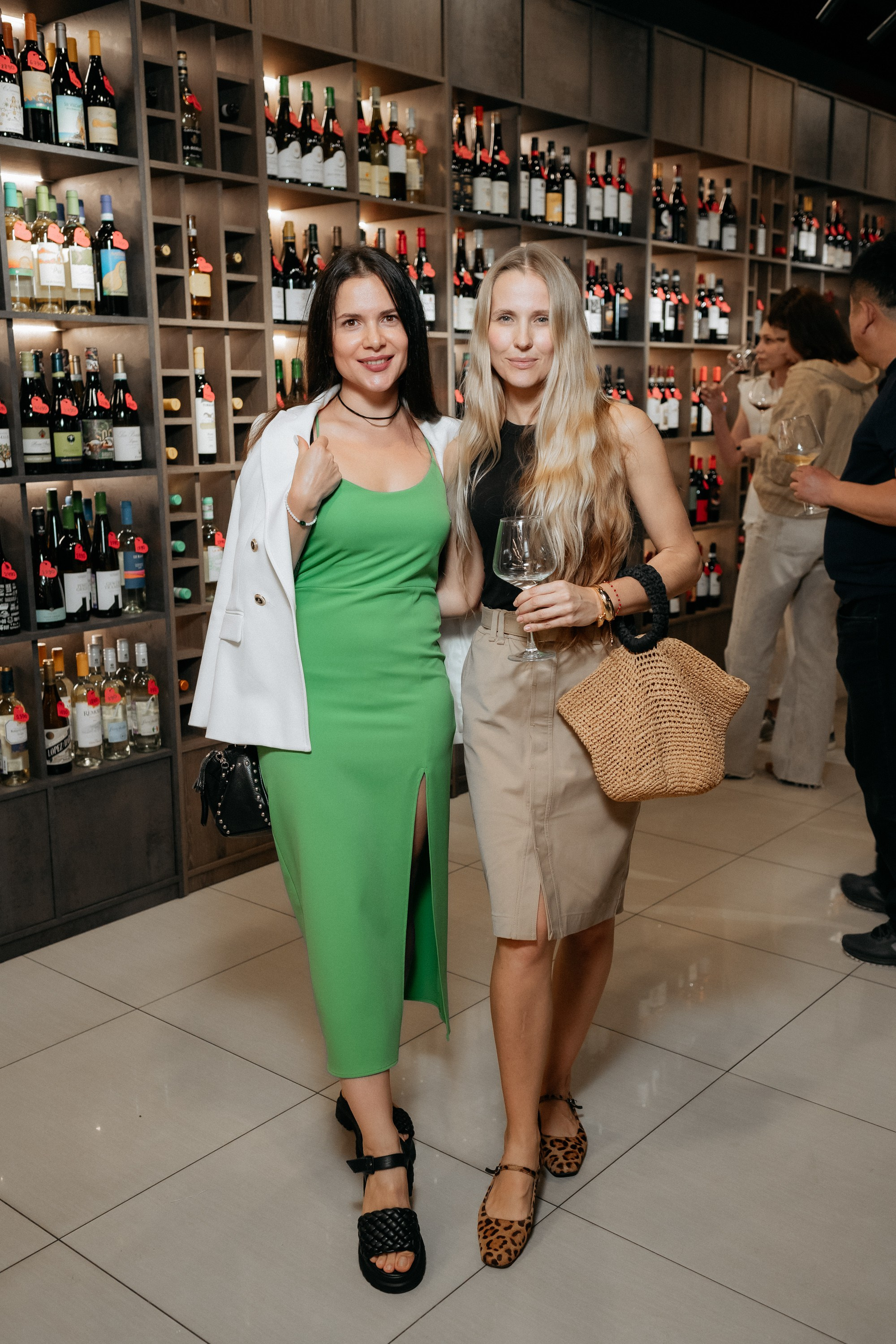 BY SIMPLE ВИНОТЕКА — ОТКРЫТИЕ. СВОИ. ФОТООТЧЕТЫ-СОБЫТИЯ-МЕСТА