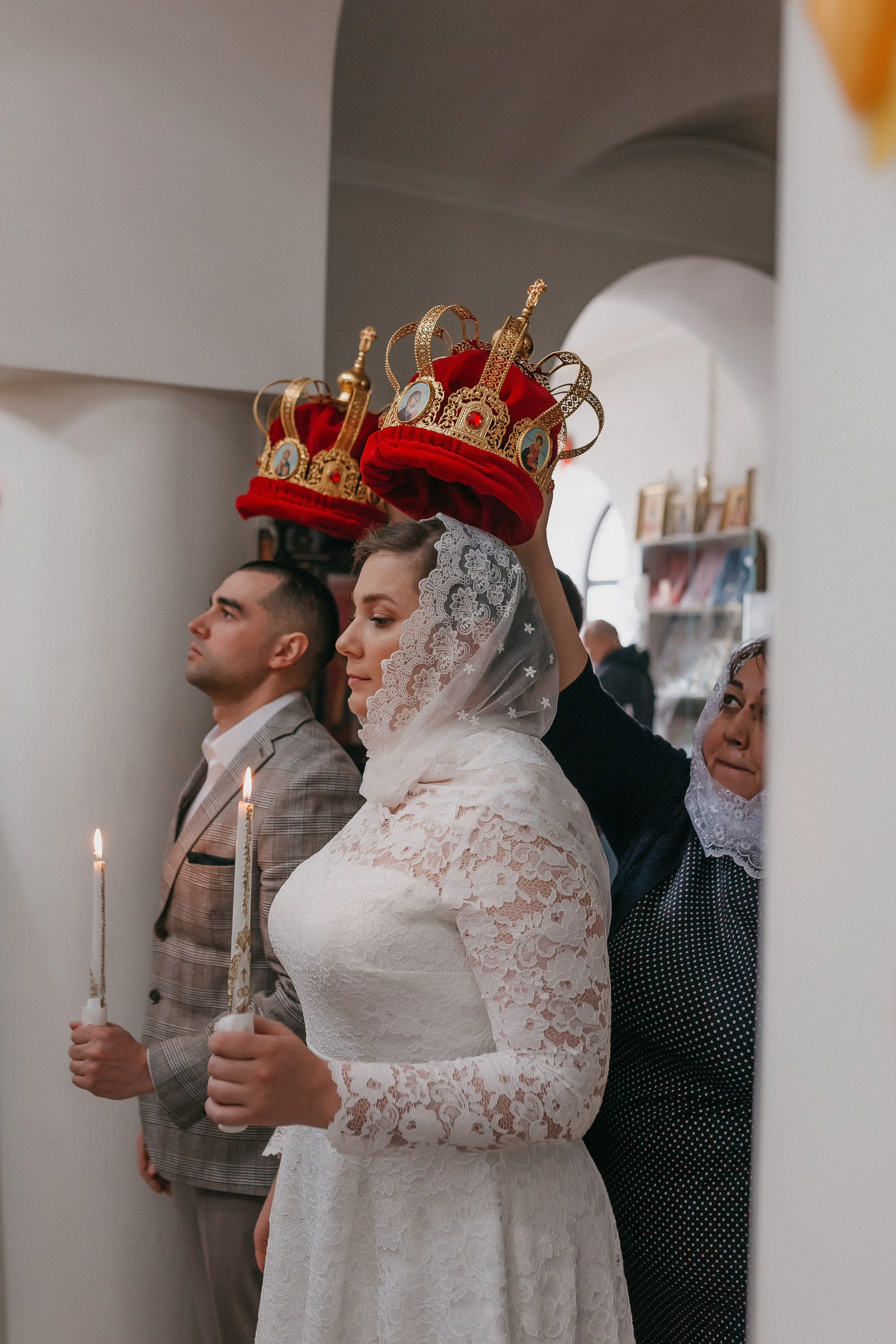 Венчание Анастасии и Вячеслава. Храм Лазаря Четверодневного. Семейный фотограф в Сургуте