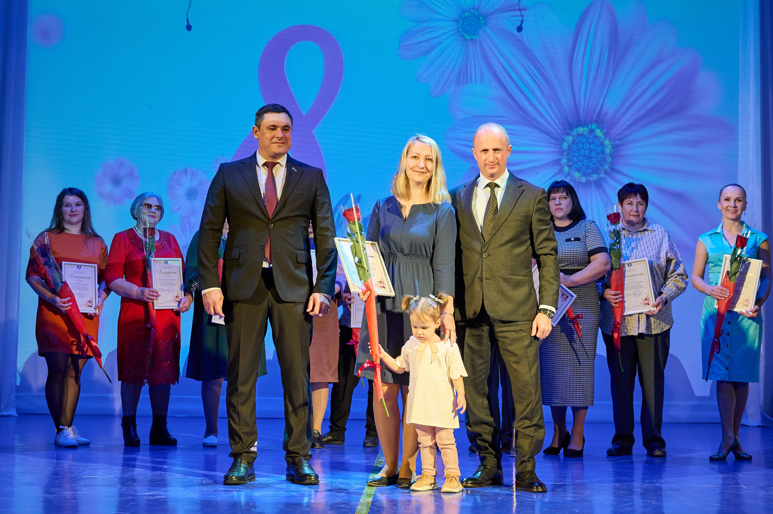 8 марта в Марьиной роще. Жизнь курорта Кабардинка в фотографиях