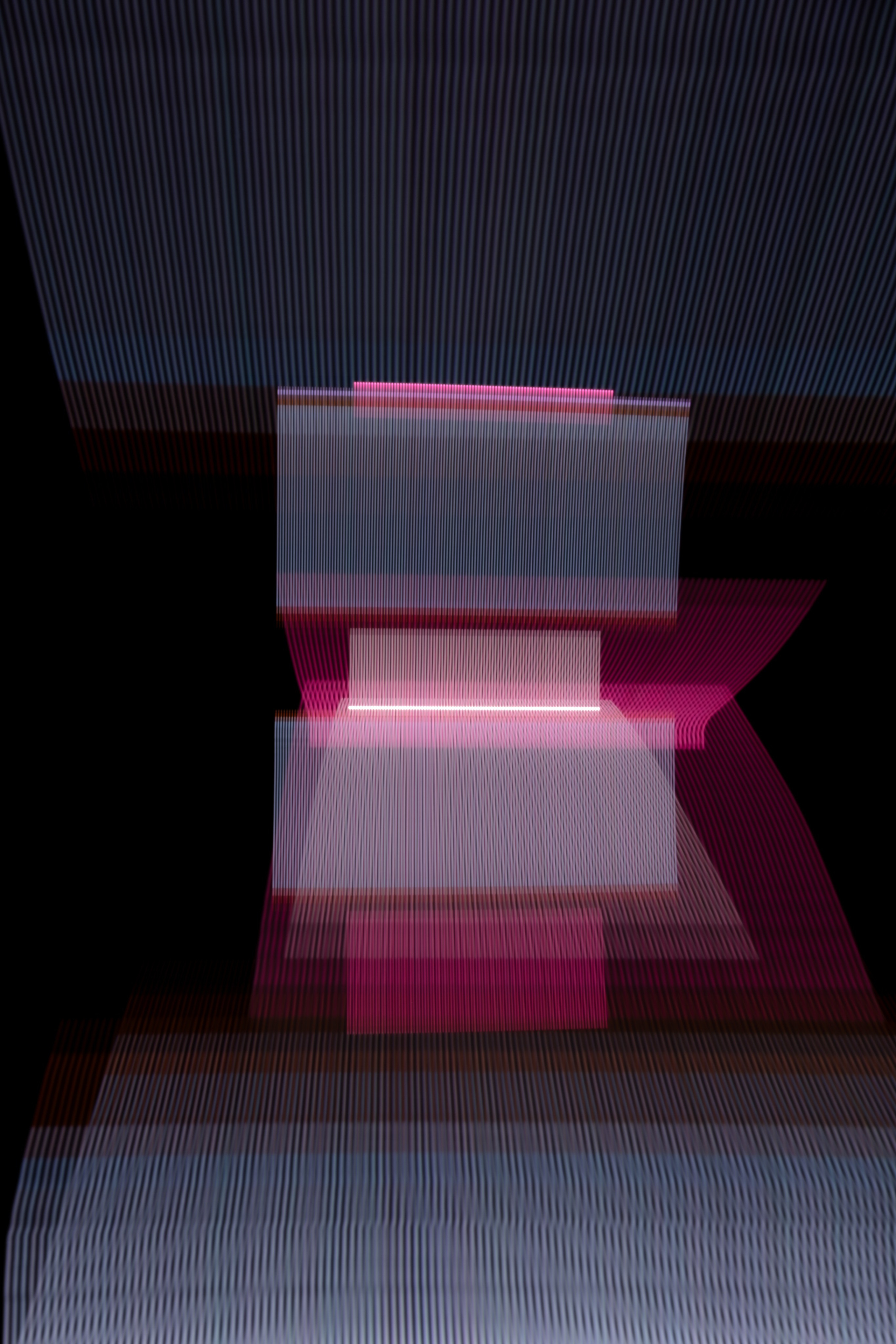 Рисование светом. Скульптуры из воды Сергея Толмачева