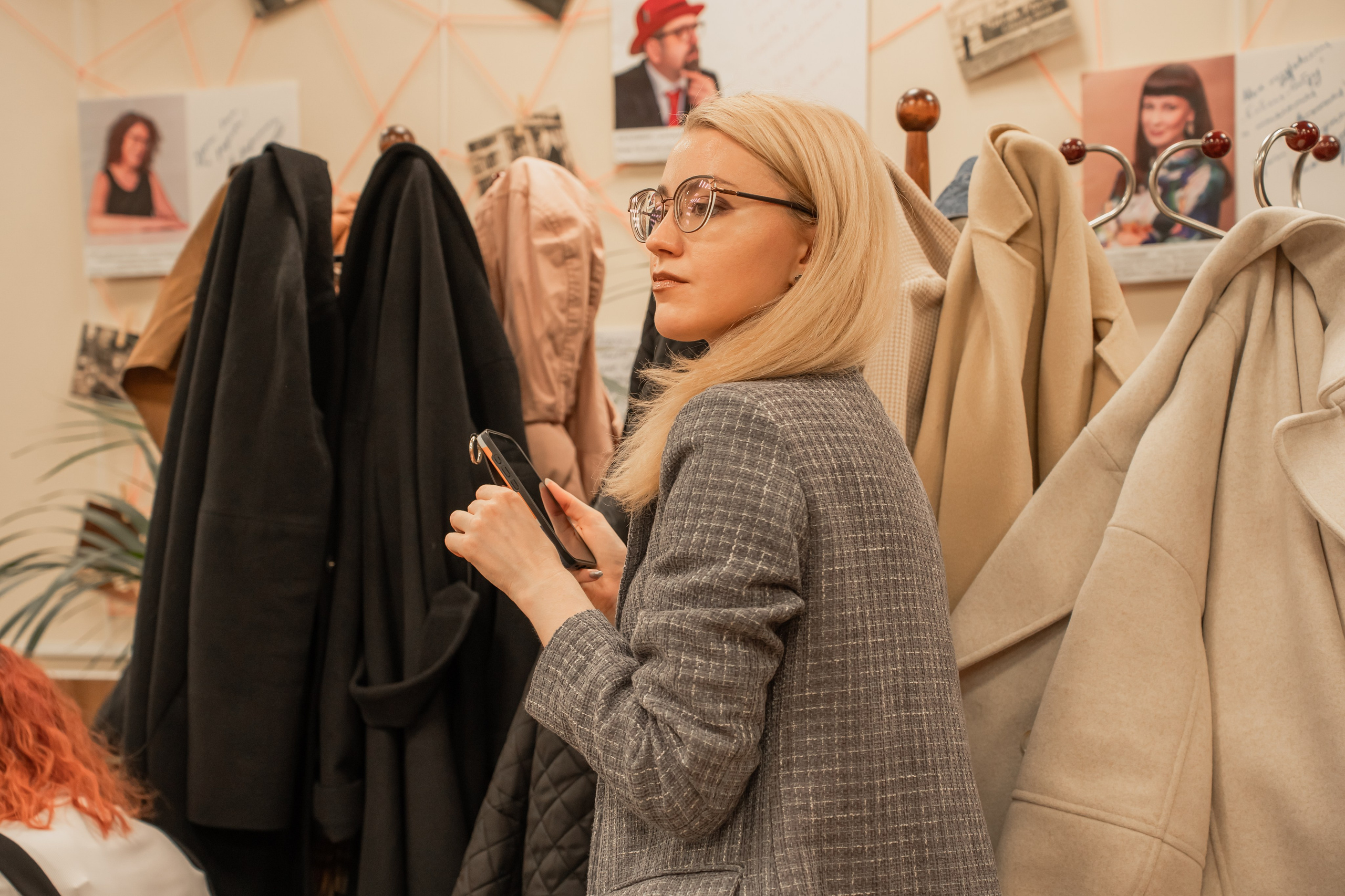 Презентация книги «Человек за бортом», автор София Цой. Репортажный фотограф Анастасия Рубцова