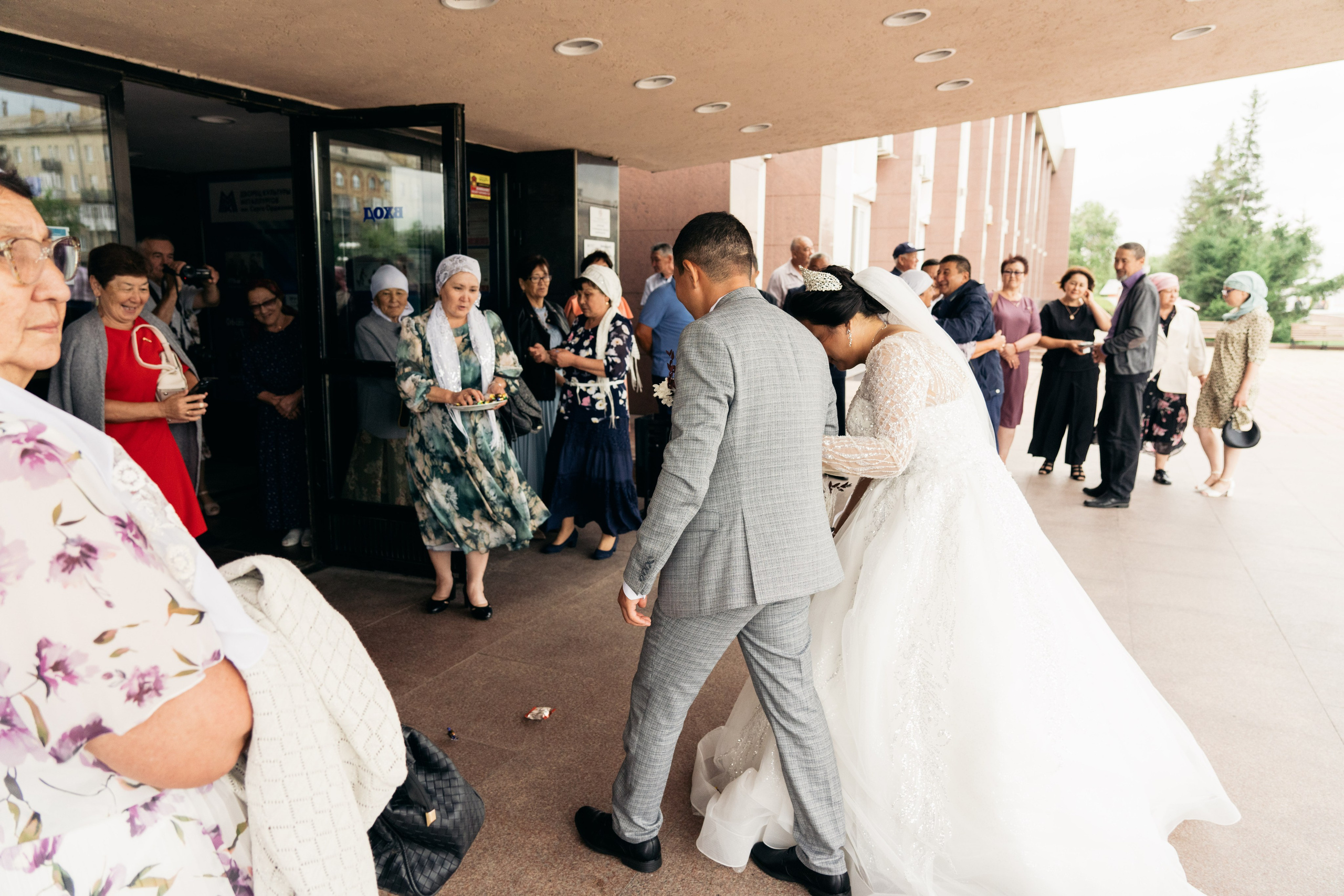 Ерлан и Айгера. Свадебный день. Отбор. ДК Орджоникидзе. Семейный и свадебный фотограф Молодзяновская Елена