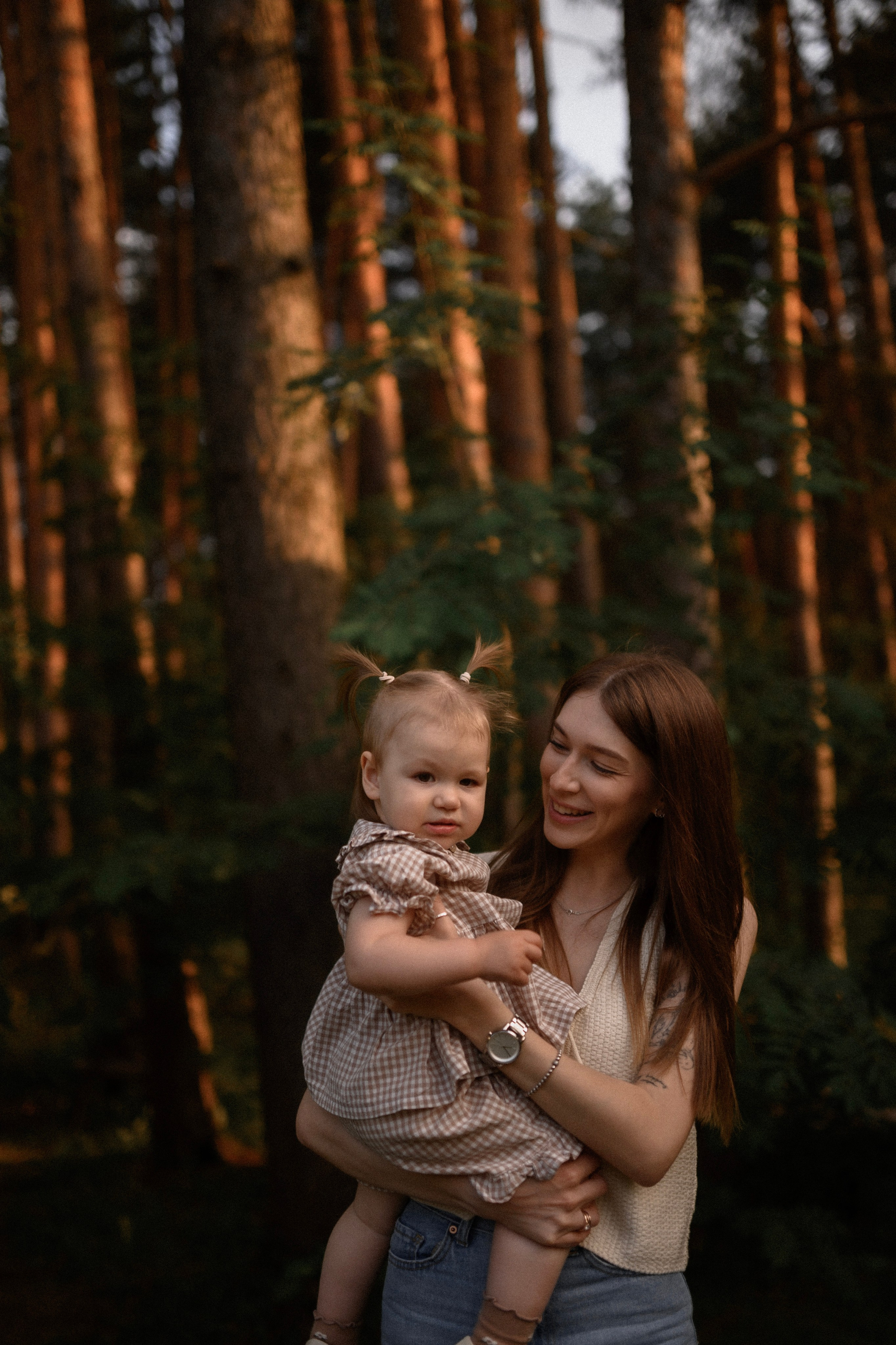 Надя и Алиса в ресторане Кедр. Семейный и свадебный lifestyle-фотограф в Москве Мария Петрова