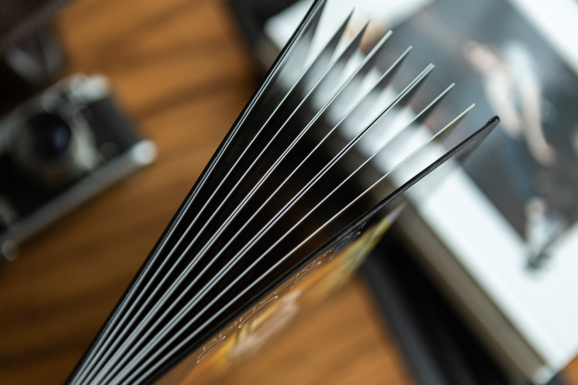 Черный выпускной альбом крупно