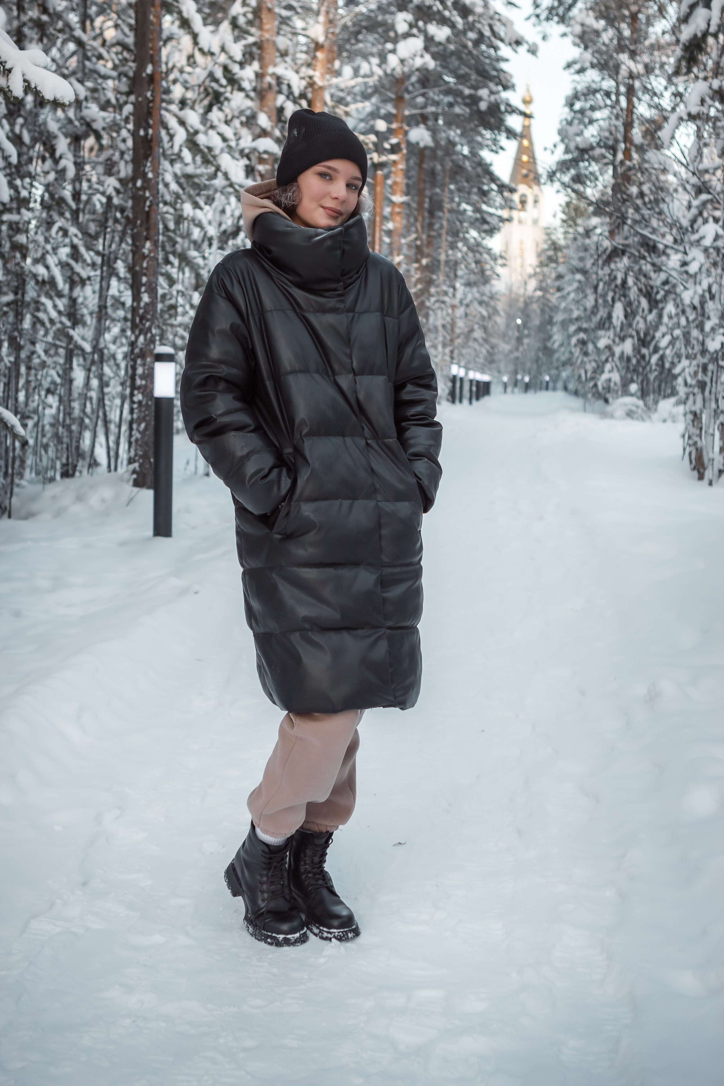 Ангелина в -38. Фотограф Губкинского