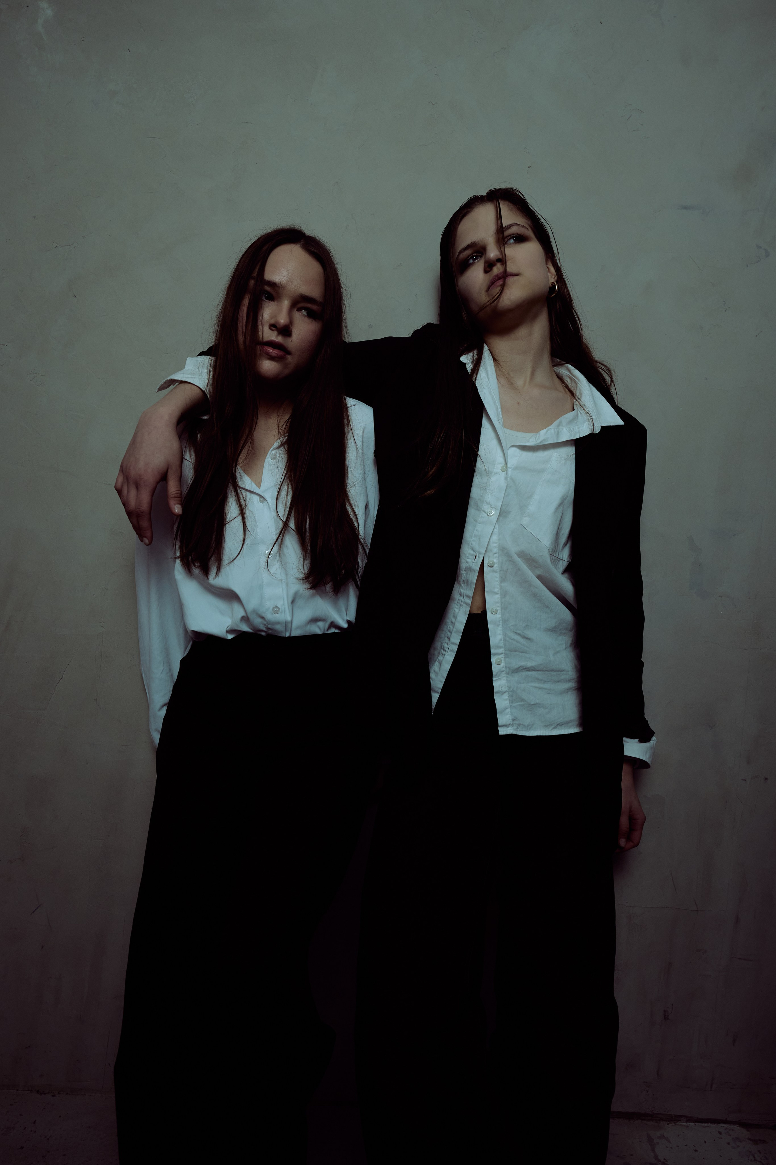 Ника и Ксюша. Репортажный фотограф мероприятий и концертов в Екатеринбурге