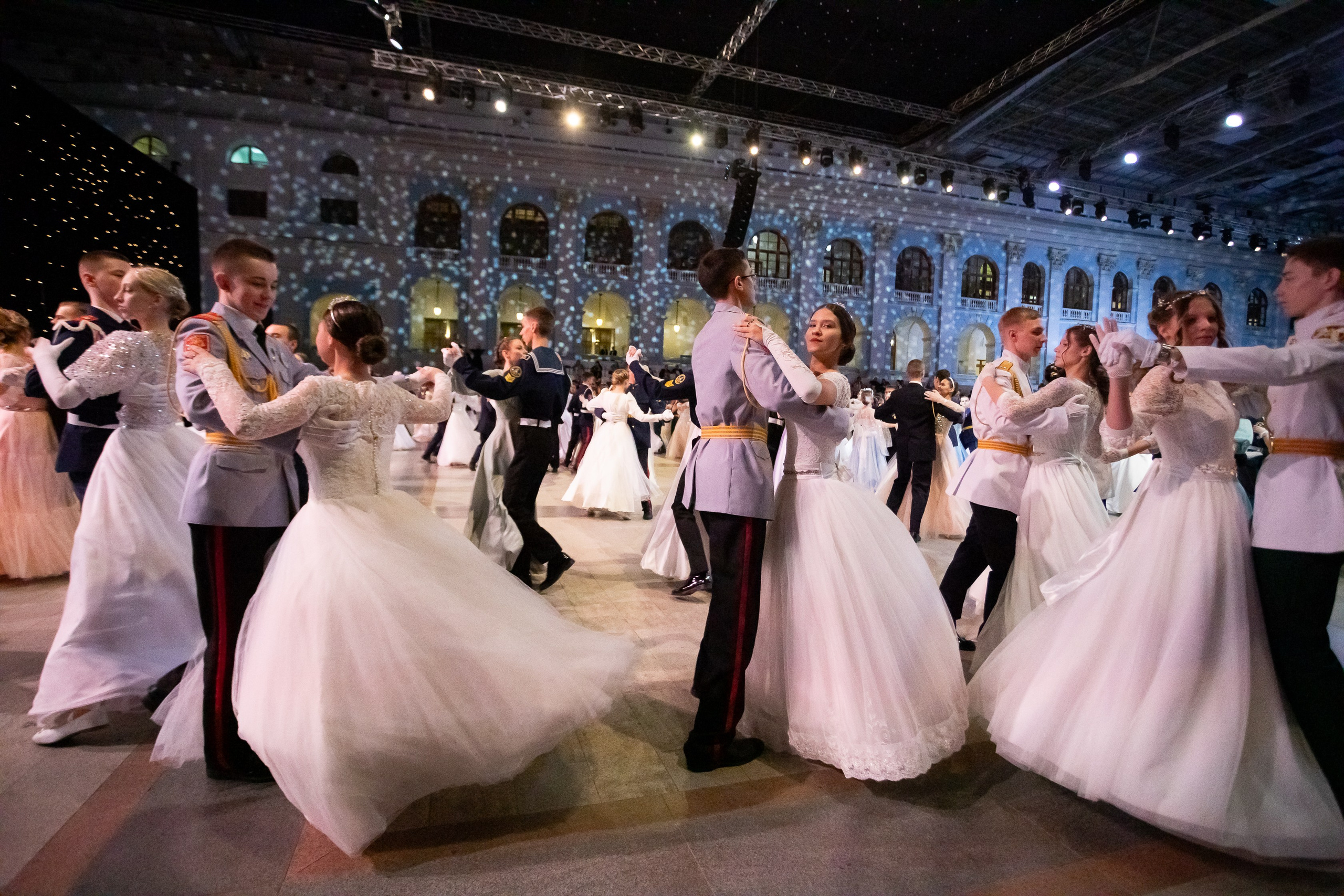 Кадетский бал. VICTOR SAPOZHNIKOV