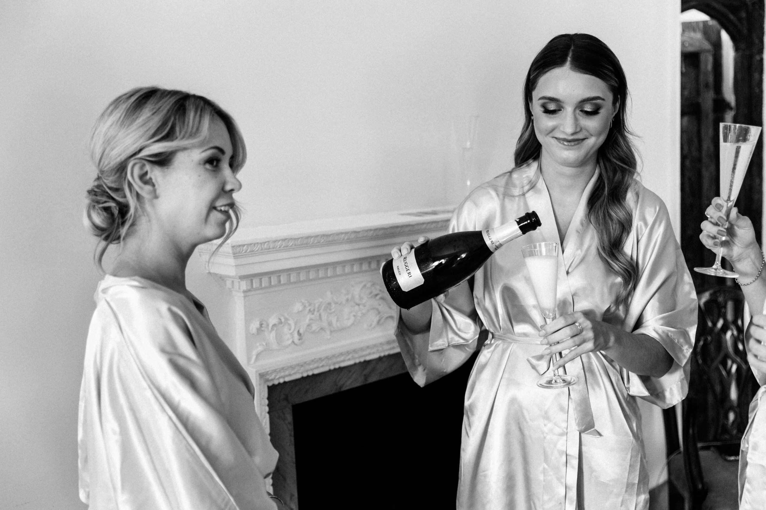 Ana & Tom Wedding at Notley Abbey. Moments Catchers — Wedding Photography & Video Duo in London