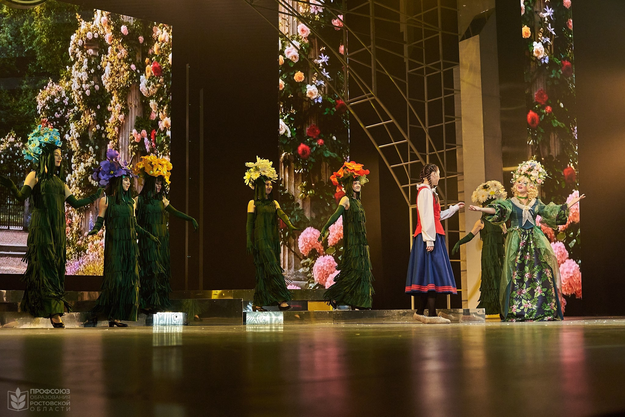 Детское мероприятие: профсоюзная елка в театре. Репортажный фотограф | Леонид Черков