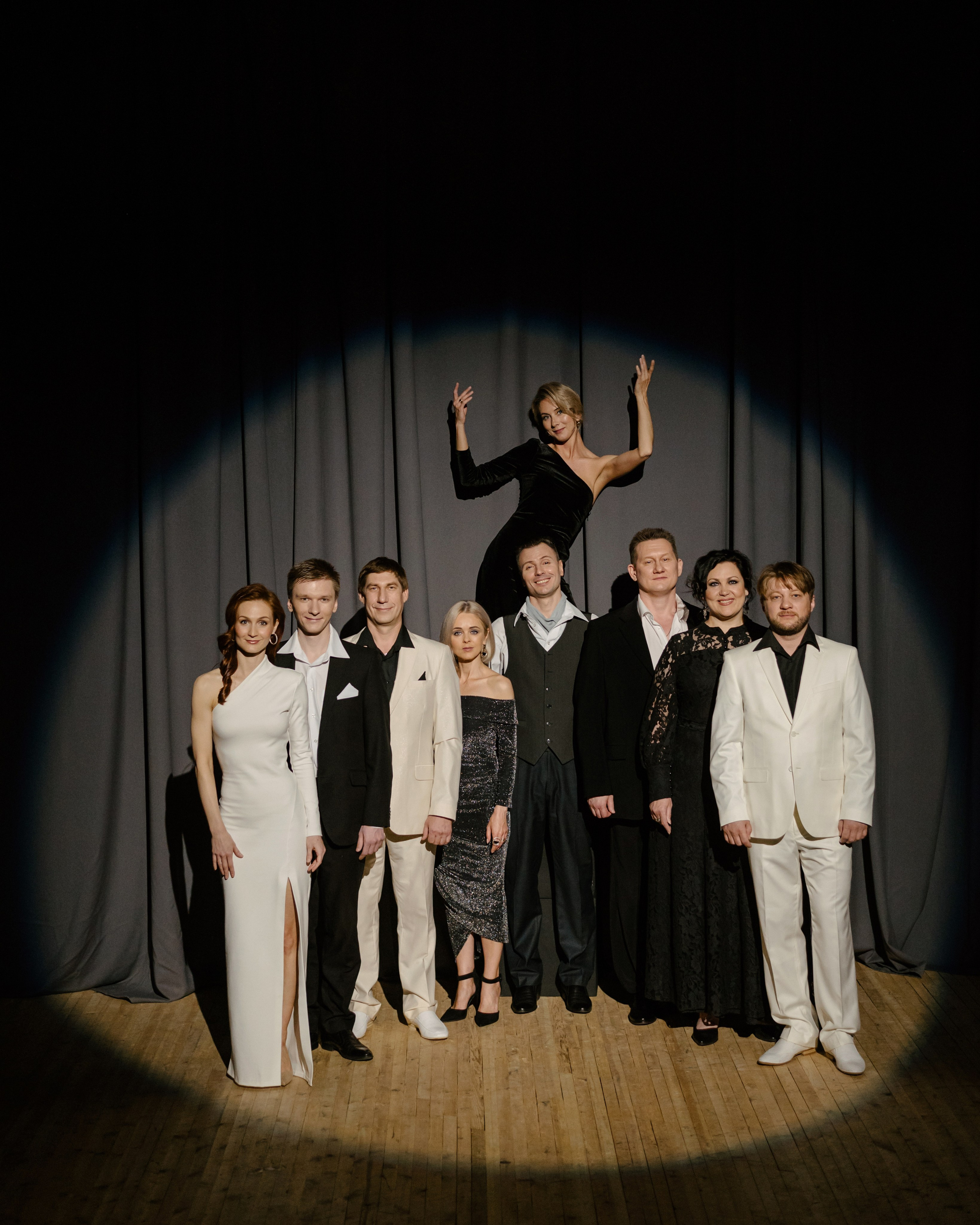 Актёрский состав спектакля "Настоящий детектив", Городской драматический театр, г. Нижневартовск. Режиссёр Владимир Литвинов, г. Санкт-Петербург