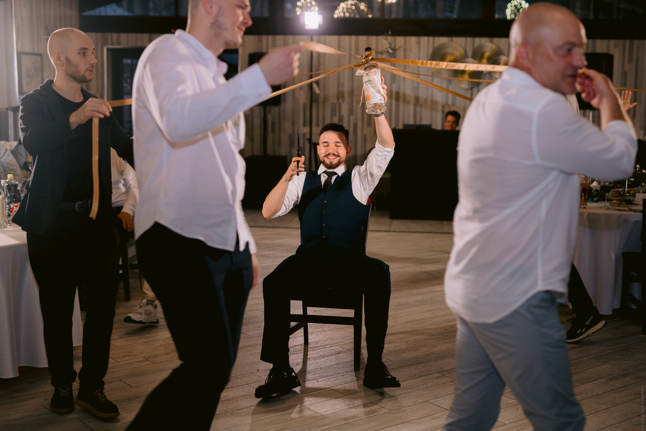 необычный конкурс на свалдьбе