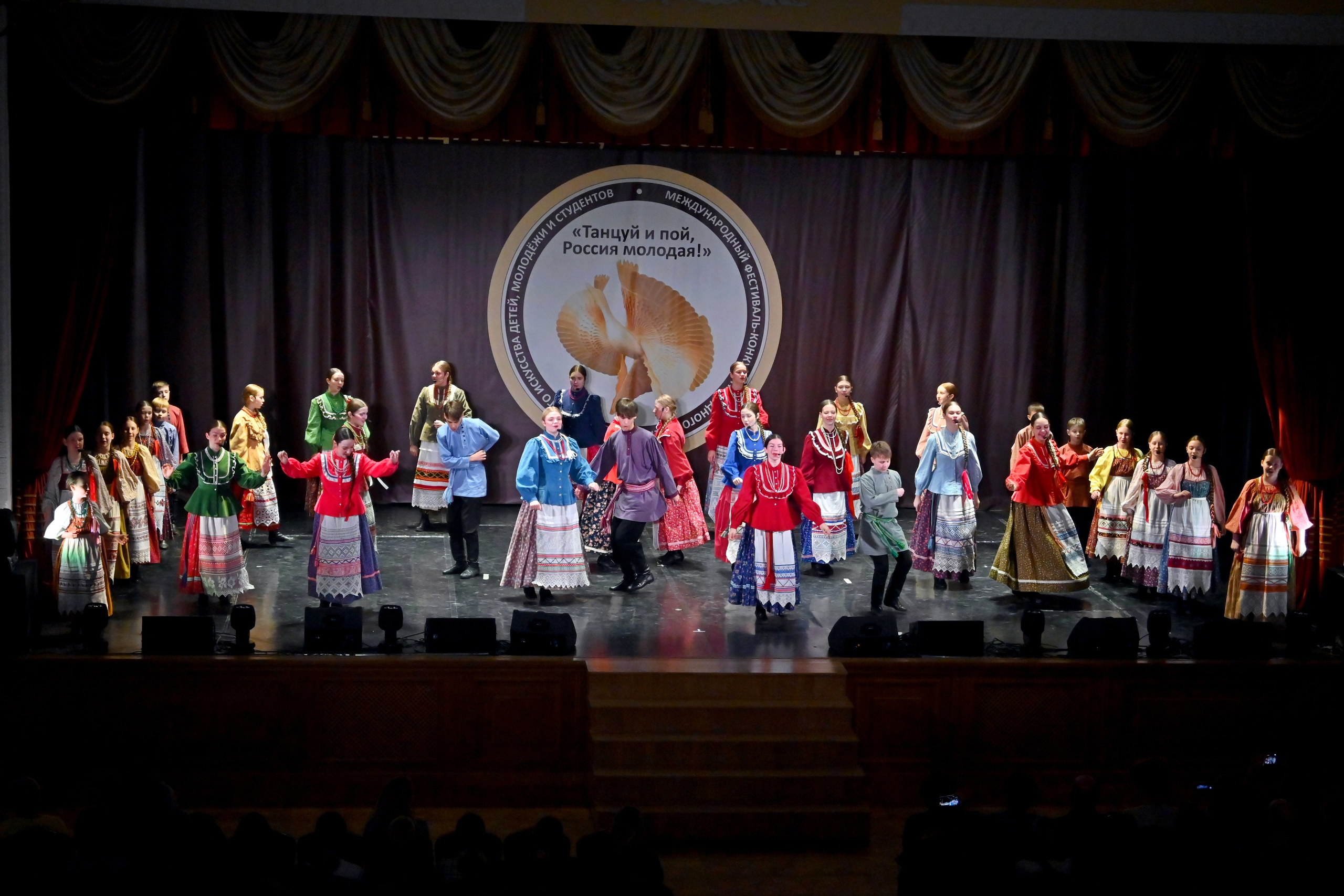 Гала-концерт. Танцуй и пой, Россия Молодая! 22.04.2024. Профессиональный фотограф в Москве Алёна Котова