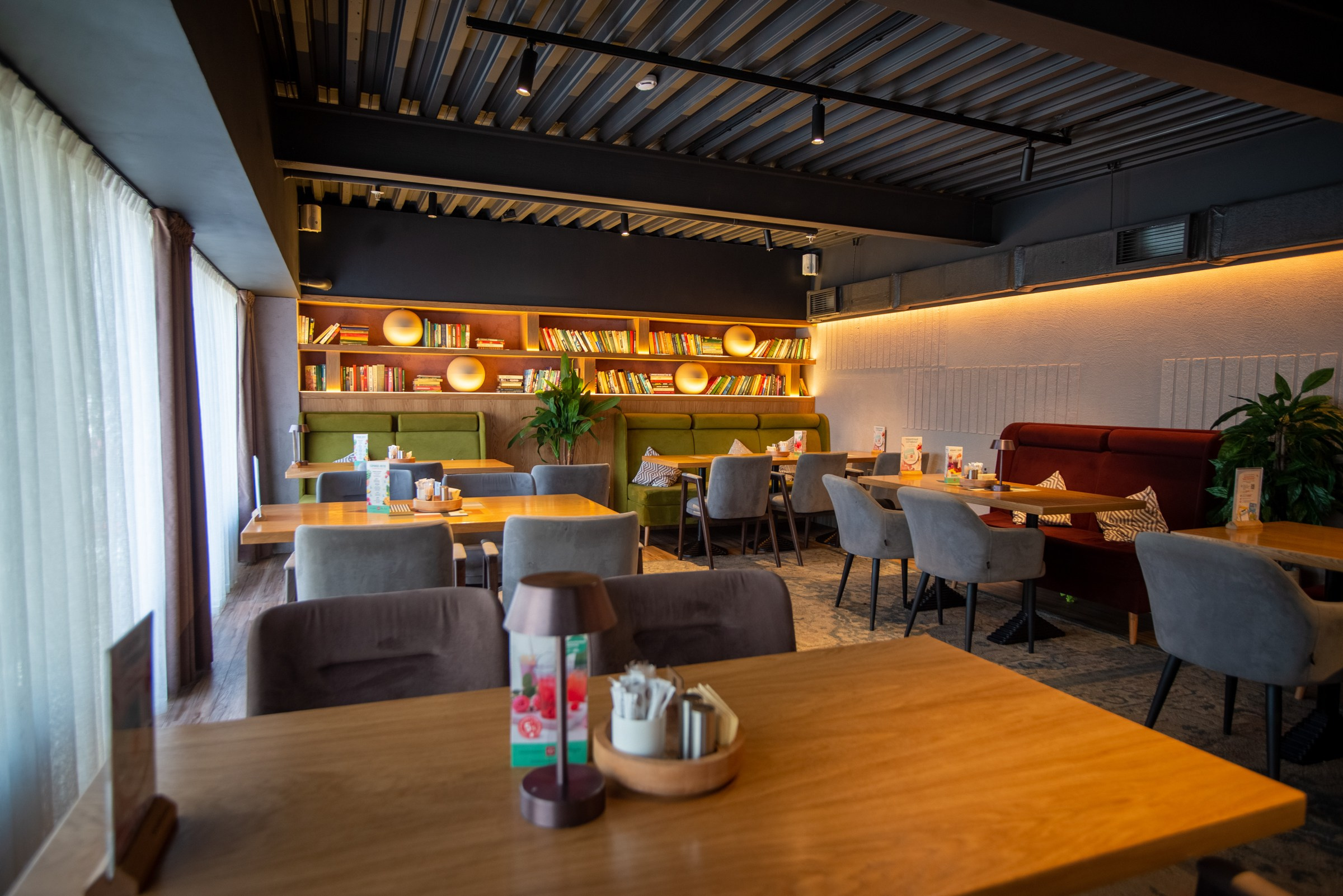 Своя Компания. Профессиональный фотограф в Екатеринбурге Ирина Смирнова