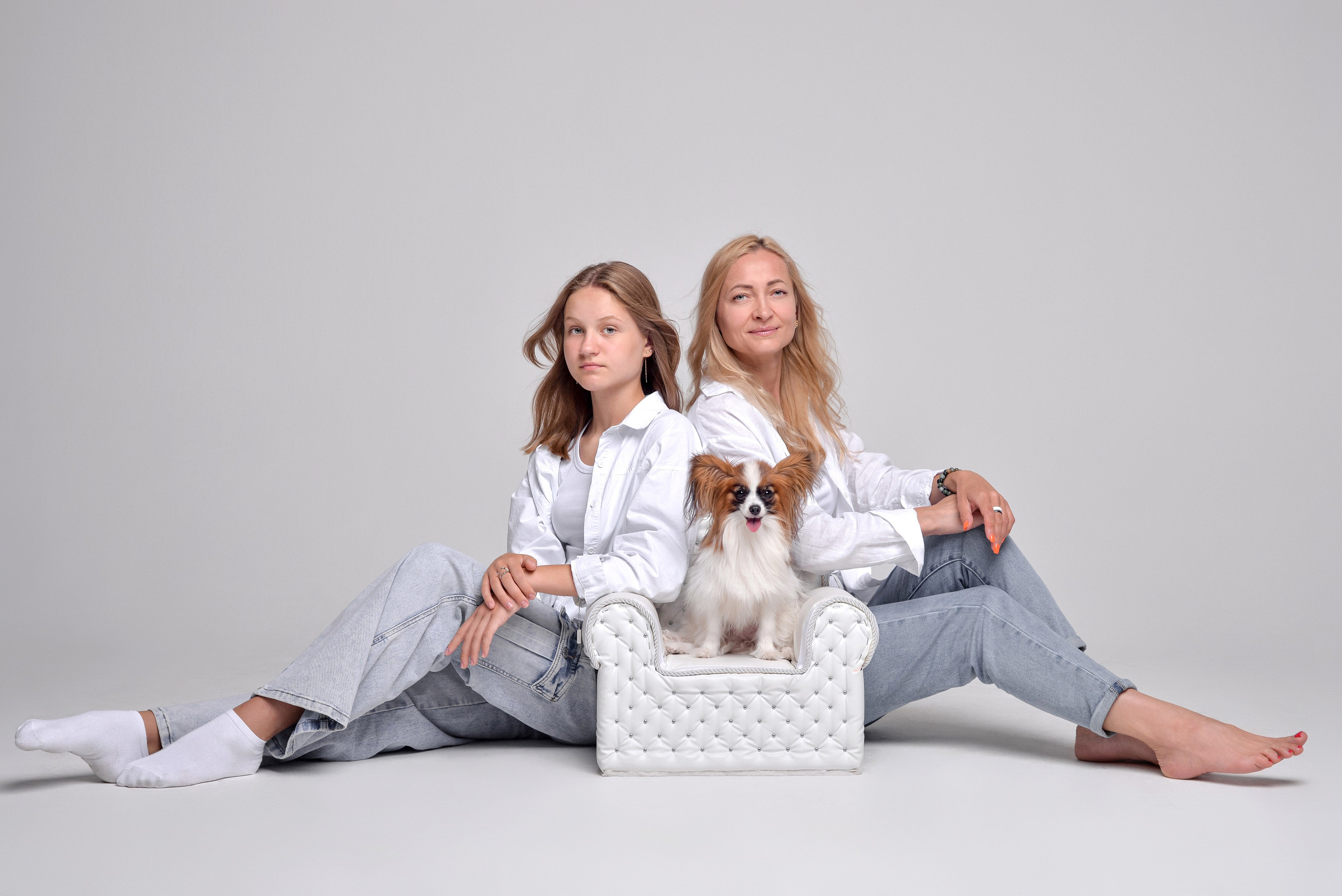 Таня и Настя и Чеси в Точке. Семейный и свадебный фотограф Галина Абакумова, фотосессии в Белгороде