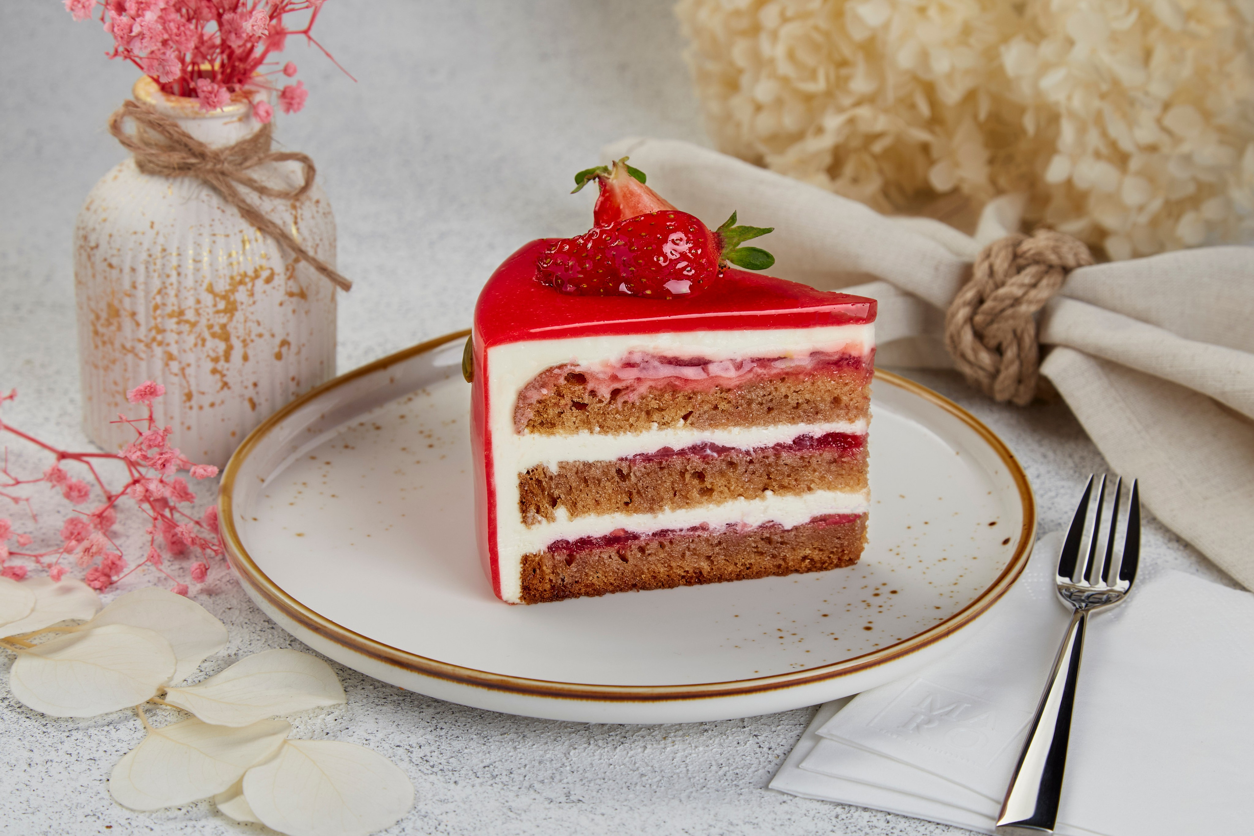 Фуд фото кафе-кондитерской MARO. Фуд фотограф и видеограф в Москве Крепких Сергей