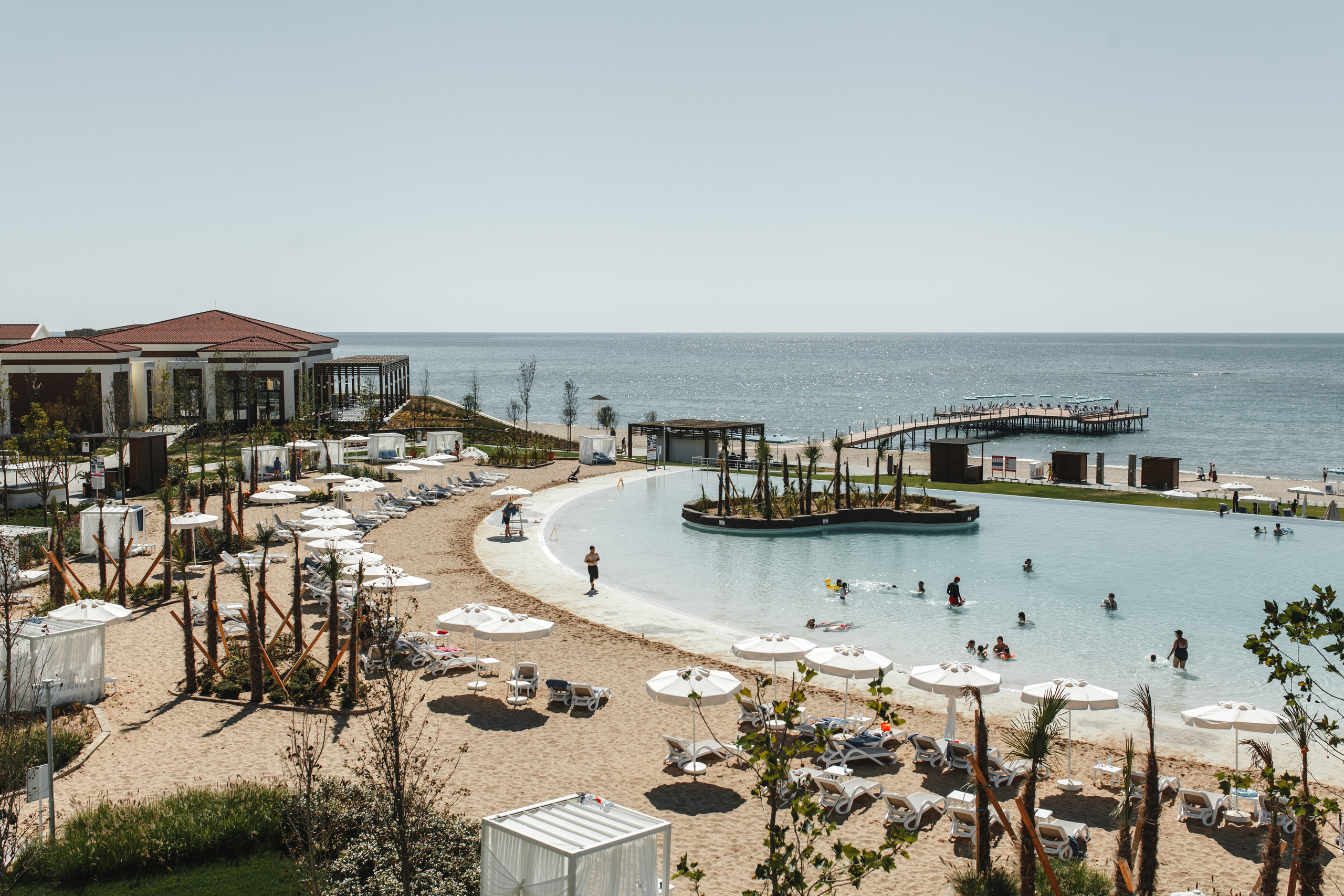 Фотосессия в Rixos Water world Aktau молодожёнов