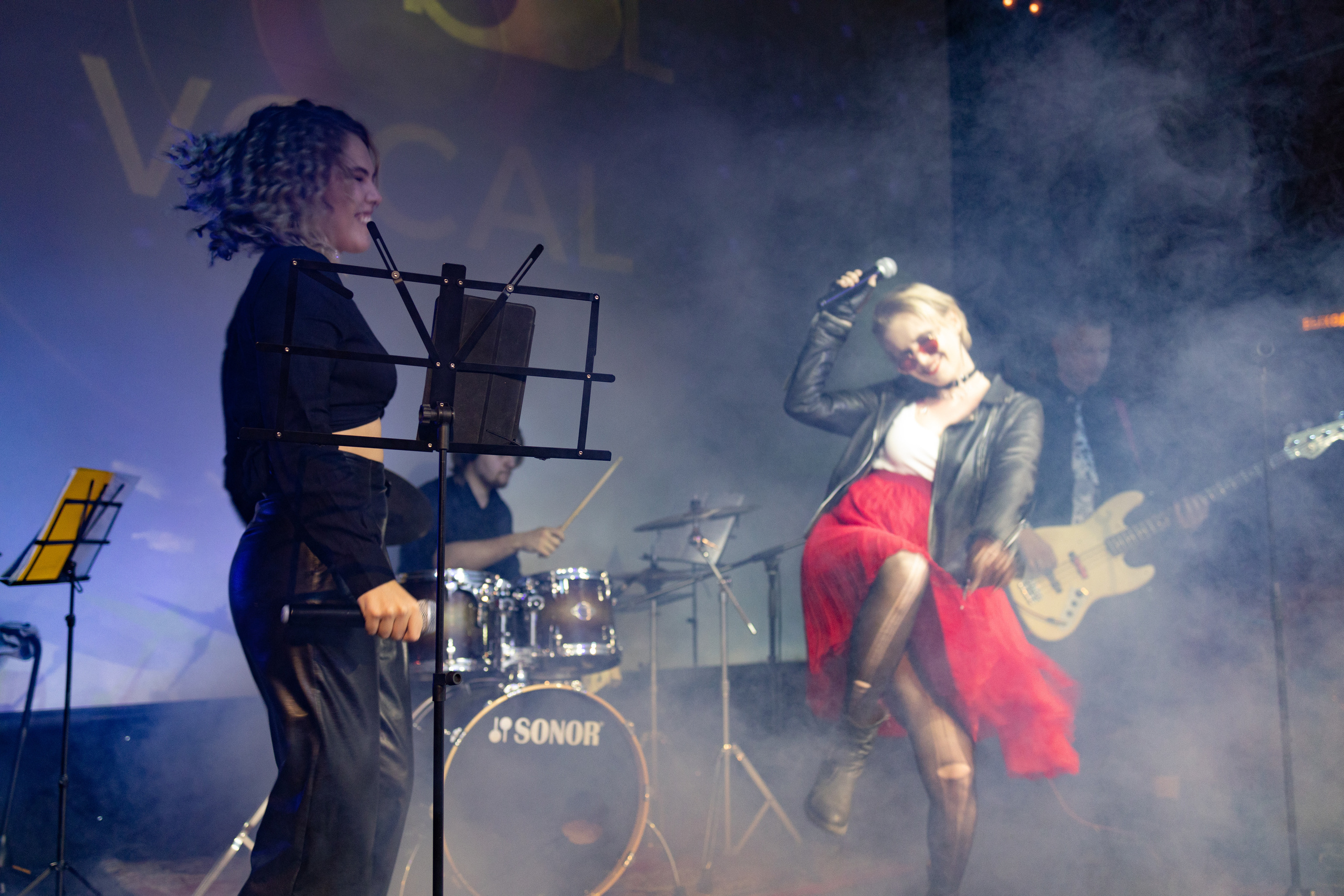 Концерт в клубе Amoret Club. Репортажный и студийный фотограф в Москве — Софи