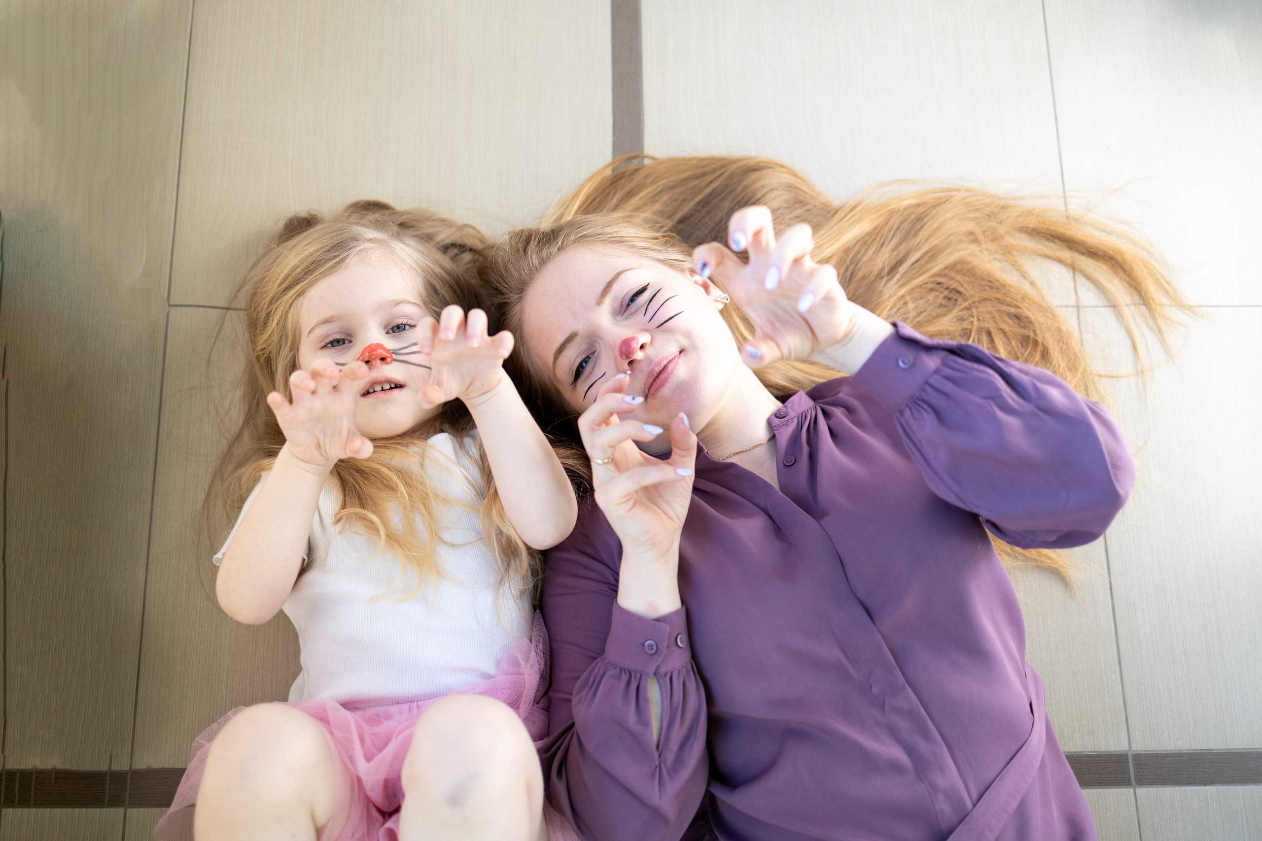 Пицца вкуснее, когда её готовят мама с дочкой. Репортажный и студийный фотограф в Москве — Софи