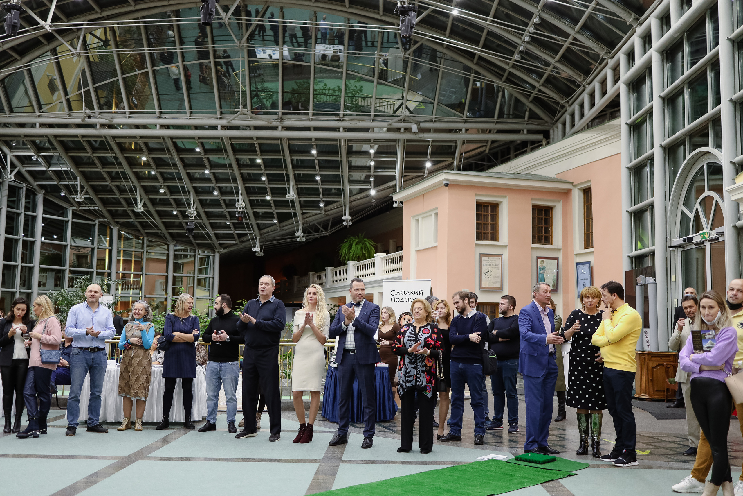 Мини-гольф в Пушкинском музее. Репортажный и студийный фотограф в Москве — Софи