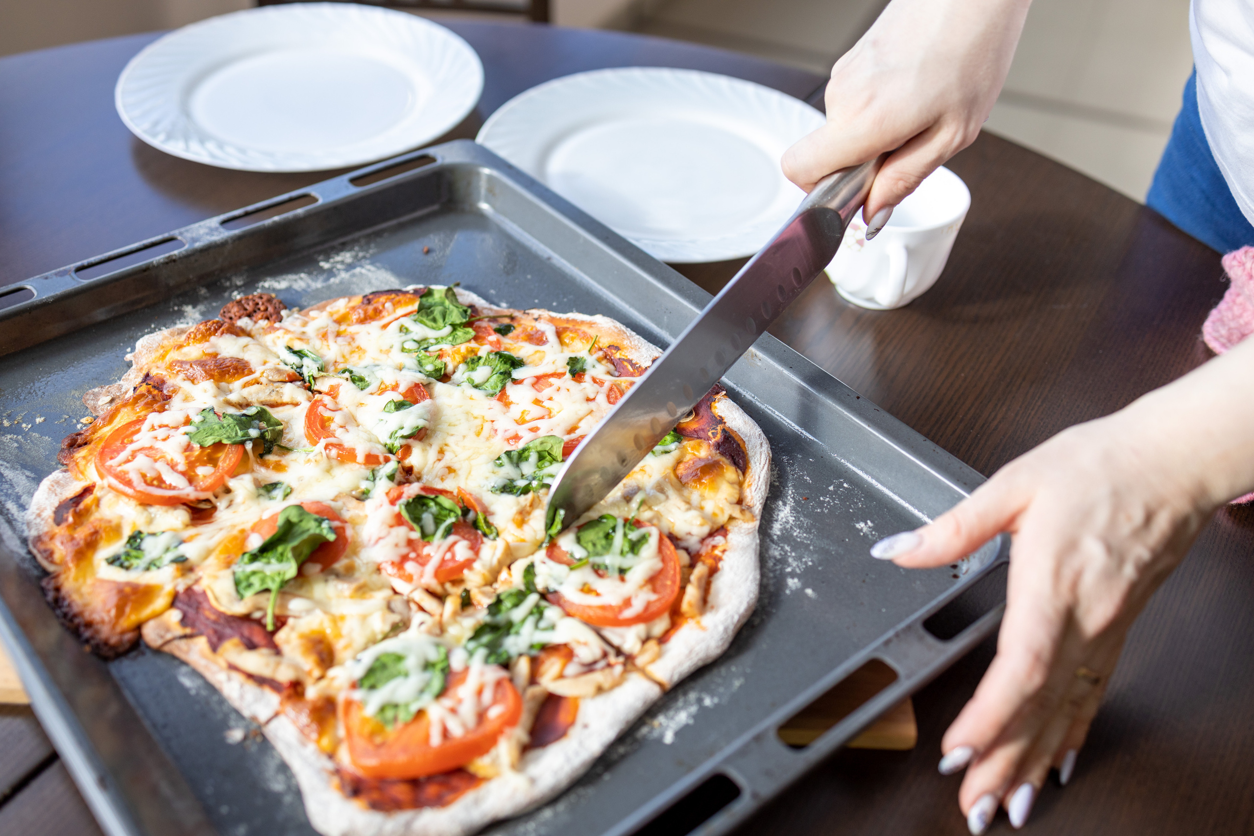 Пицца вкуснее, когда её готовят мама с дочкой. Репортажный и студийный фотограф в Москве — Софи