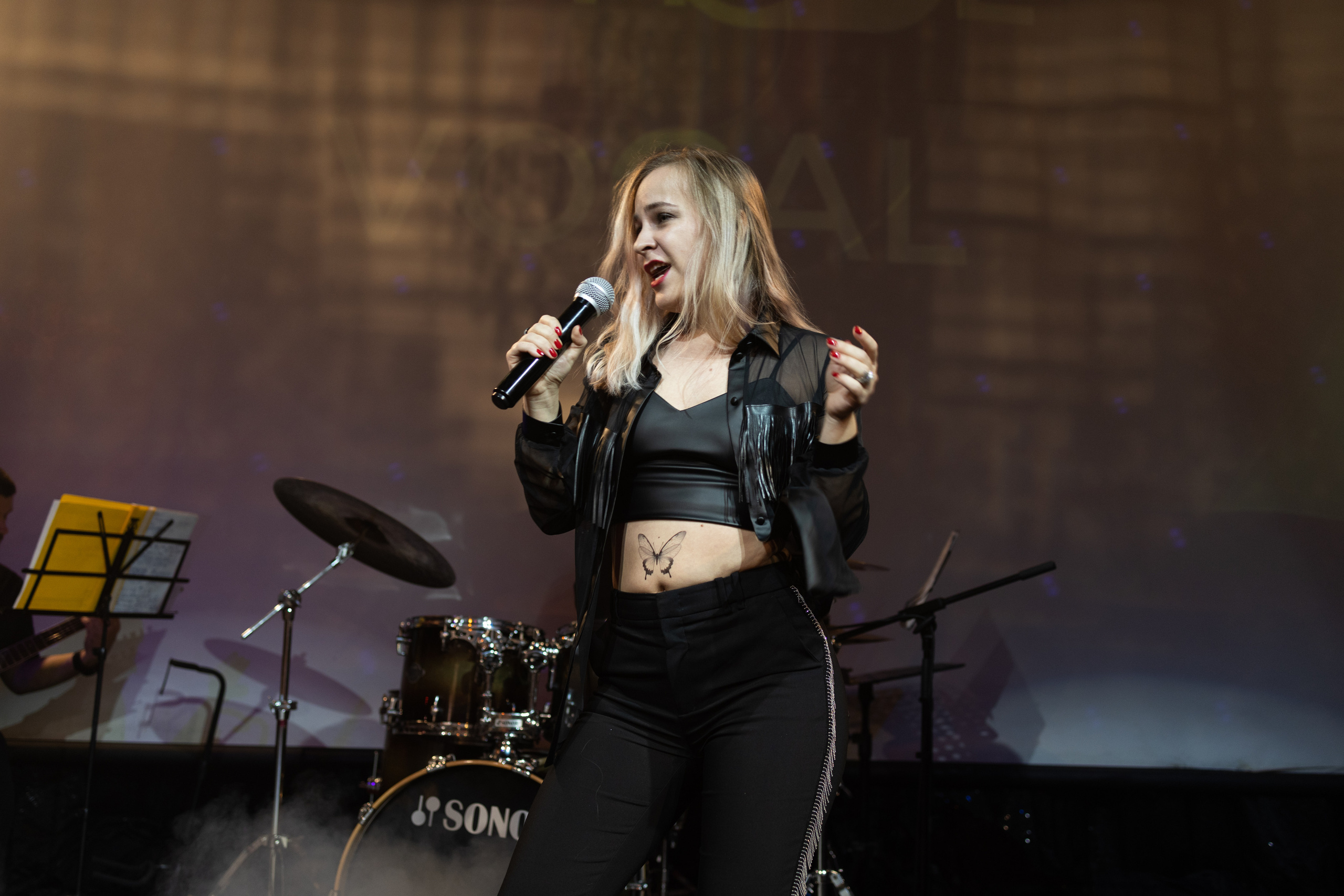 Концерт в клубе Amoret Club. Репортажный и студийный фотограф в Москве — Софи