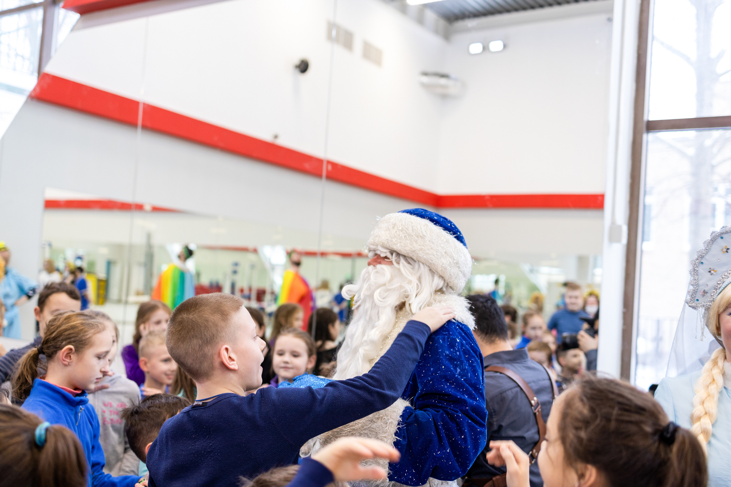 Детский Новый Год в бассейне. Репортажный и студийный фотограф в Москве — Софи