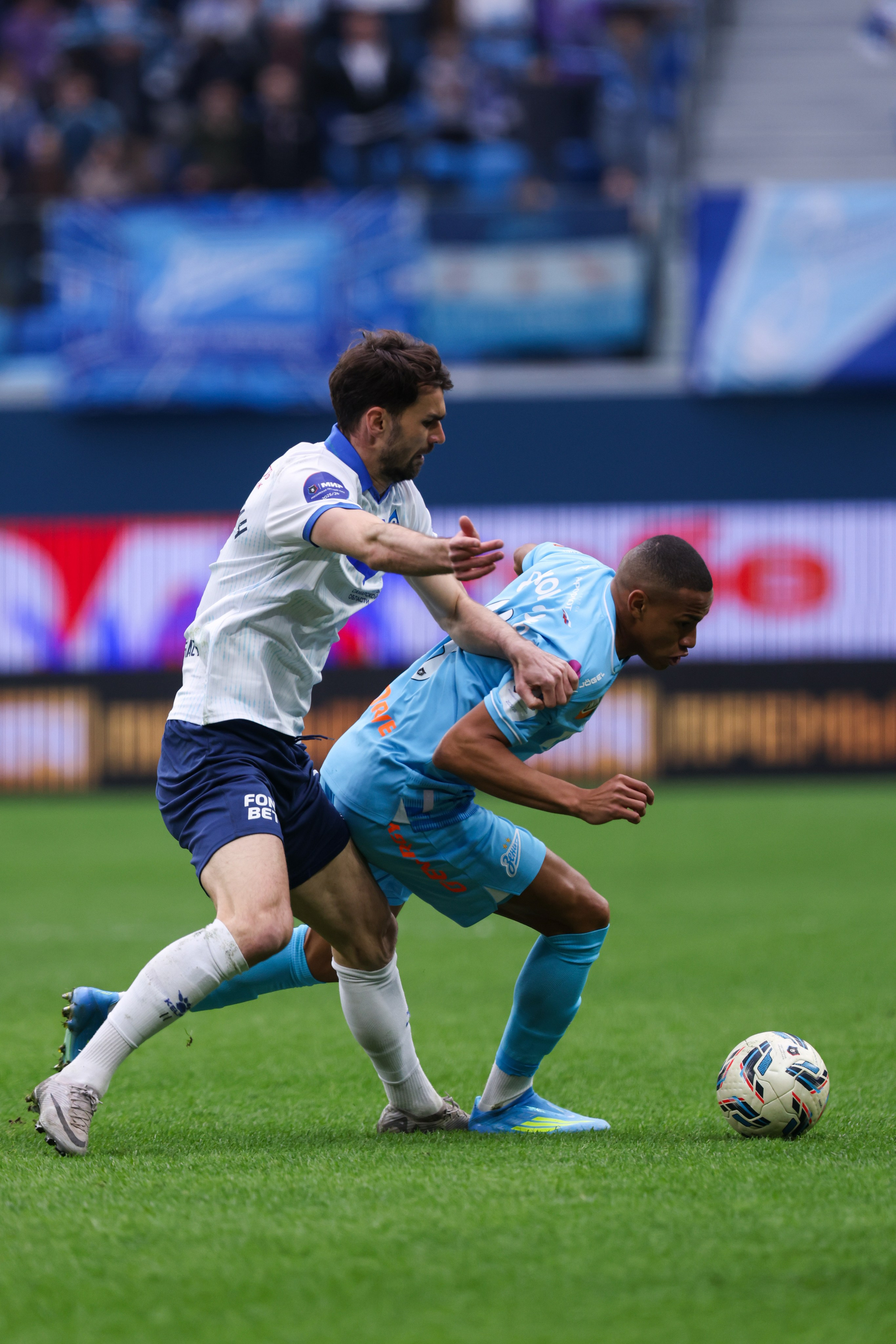 ФК «Зенит» — ФК «Крылья советов». Спортивный и репортажный фотограф Антон Тереханов